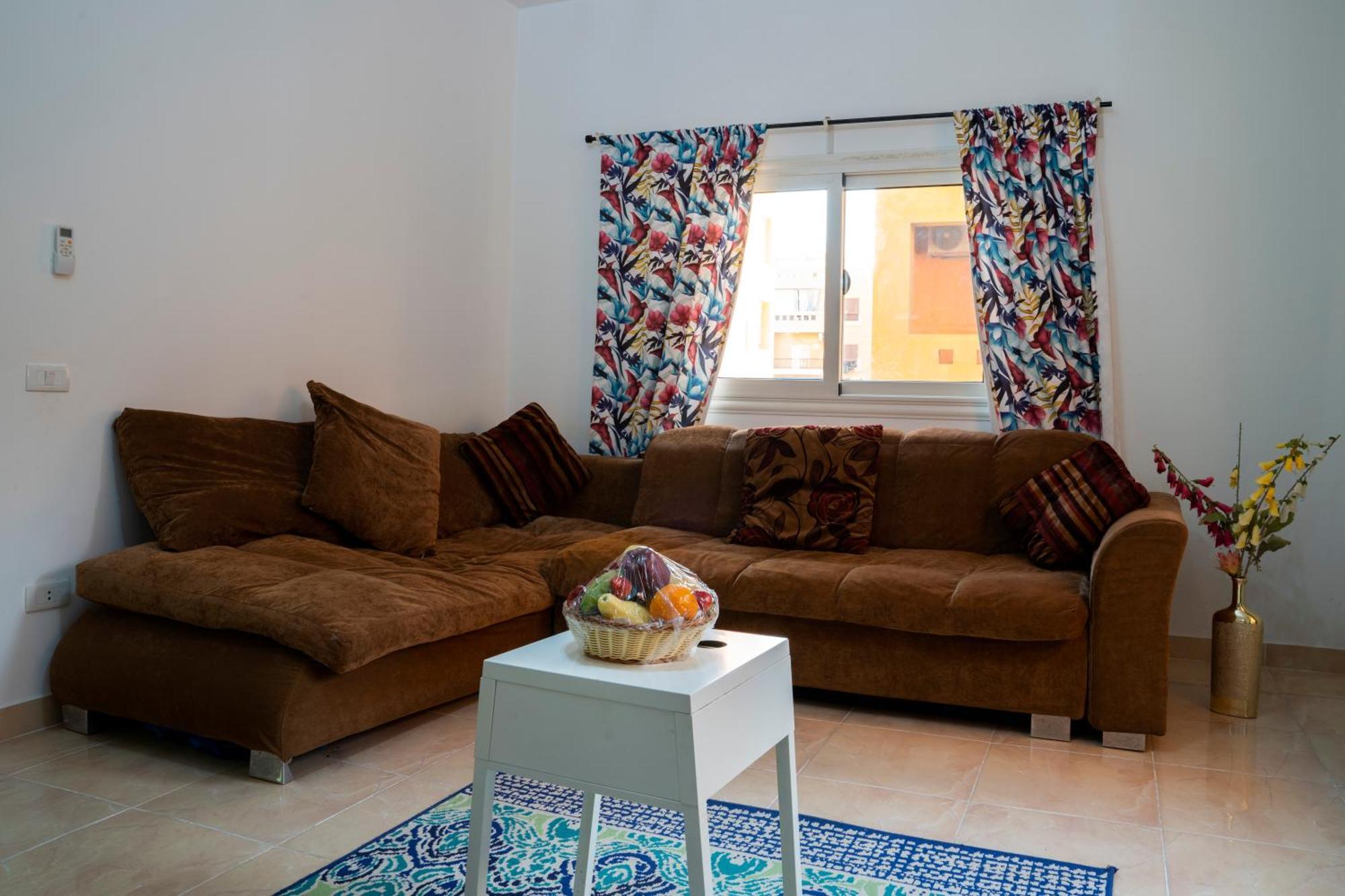 Apartment Modern 2br - Al Dora Resort, *