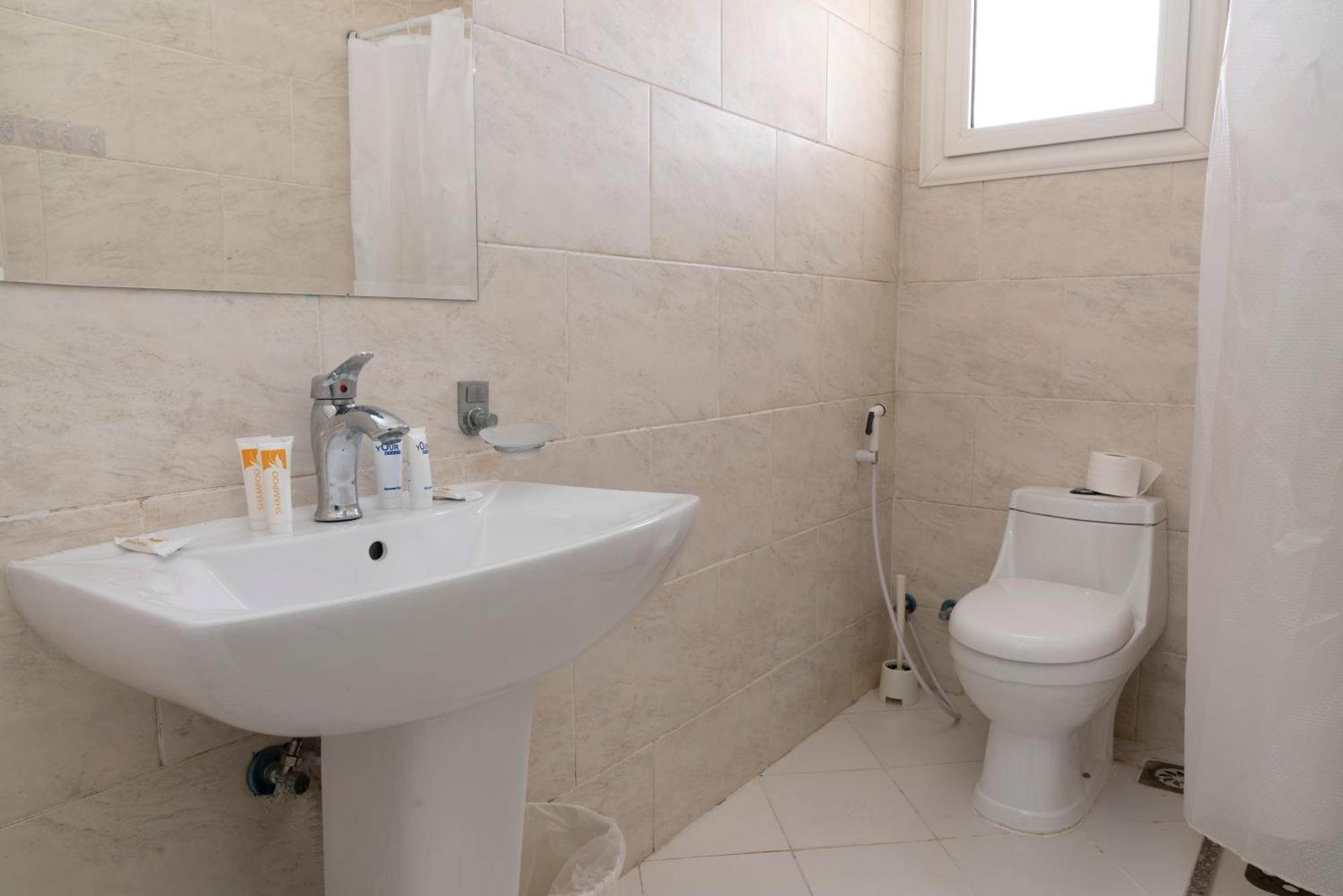 Modern 2br - Al Dora Resort,