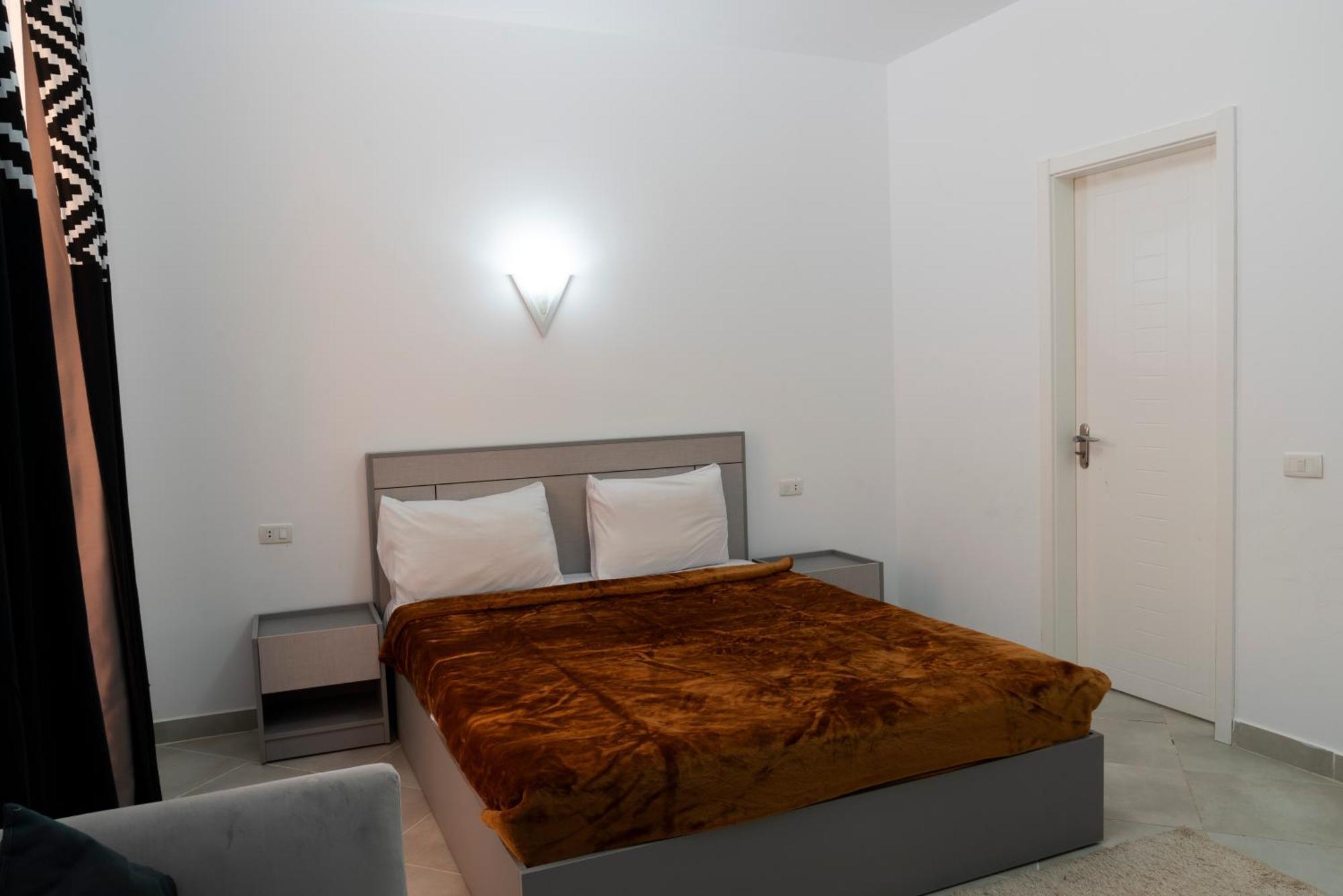 Apartment Modern 2br - Al Dora Resort,