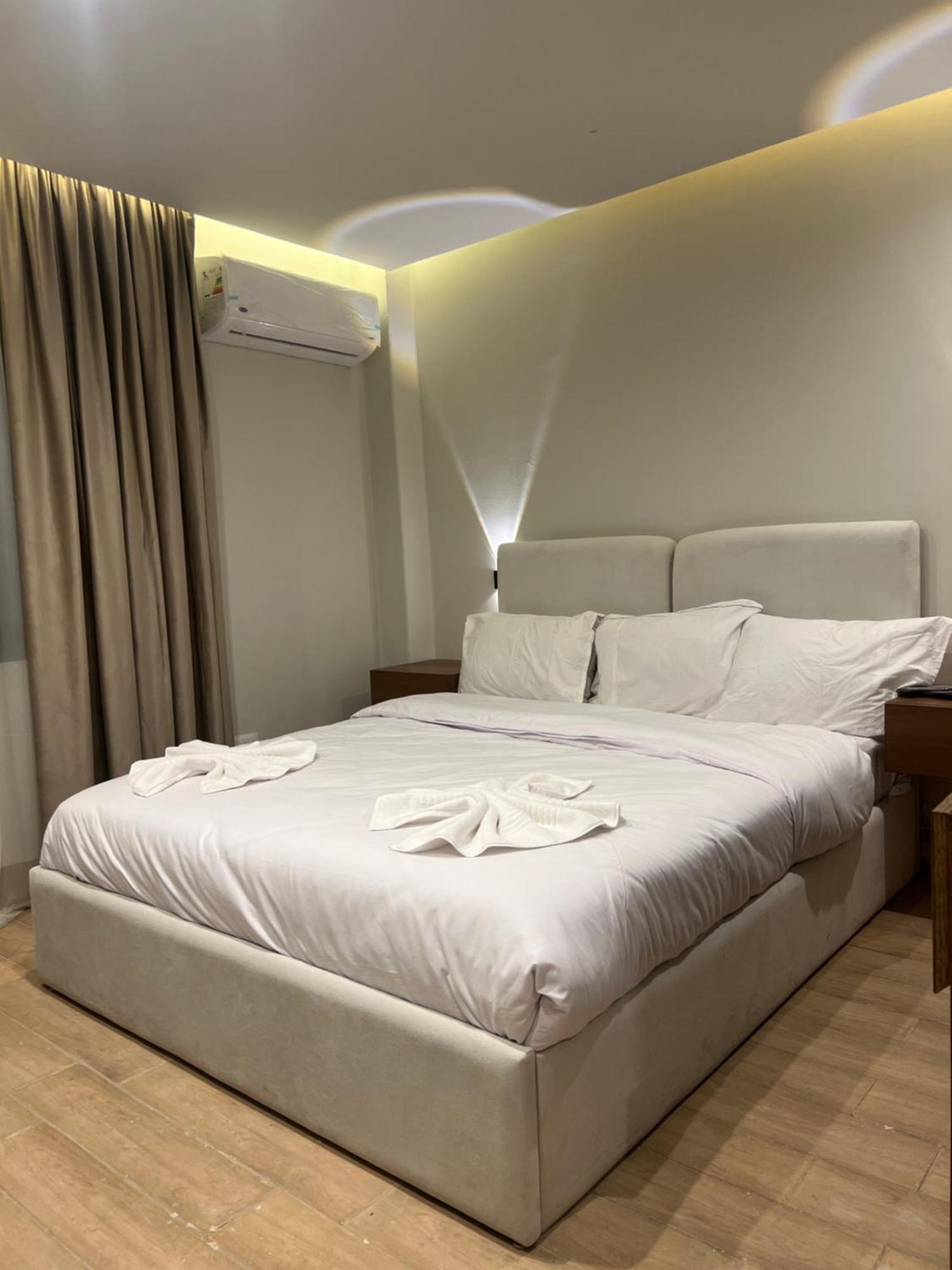 Kings Gate View 4*