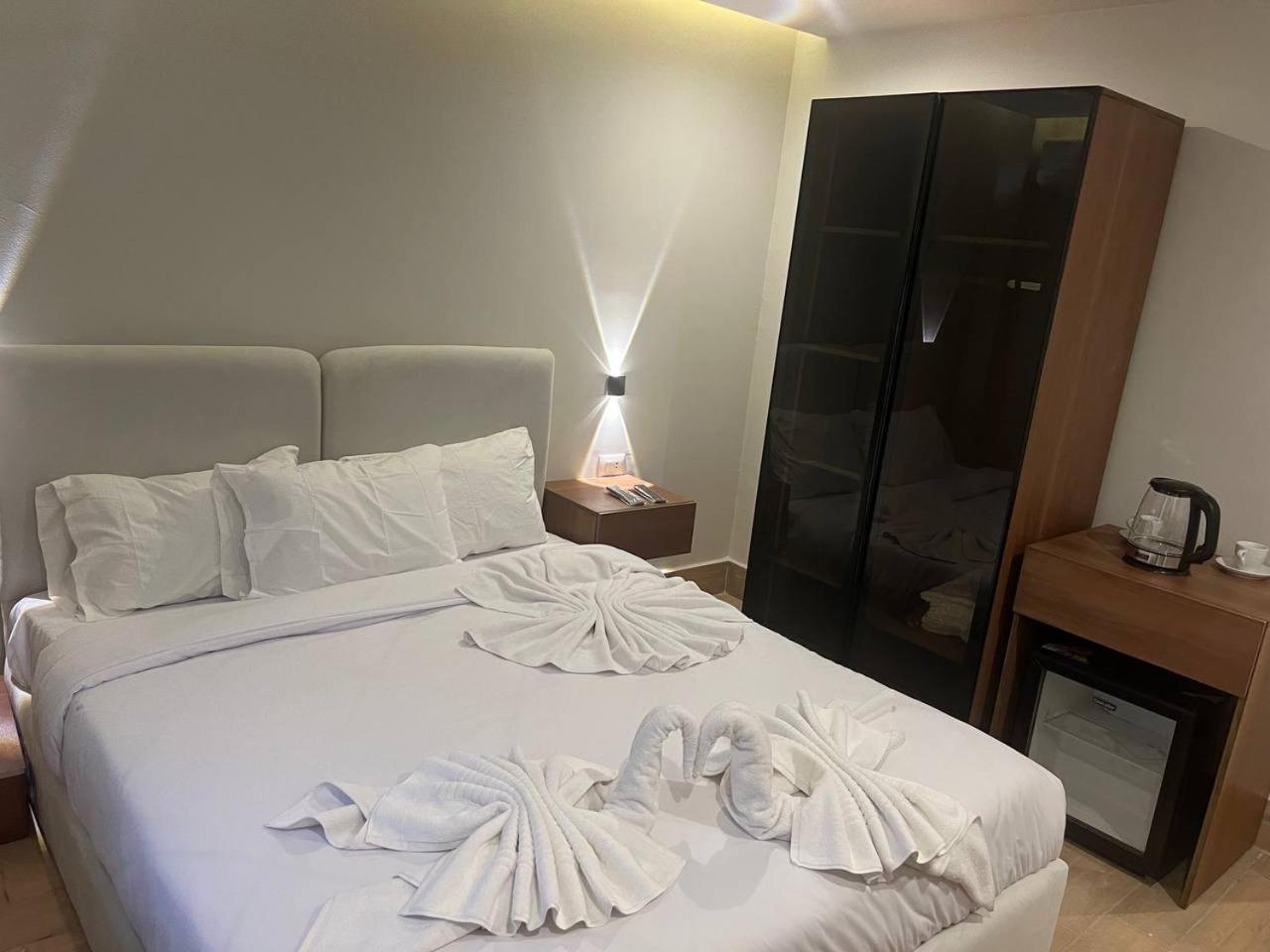 Kings Gate View 4*
