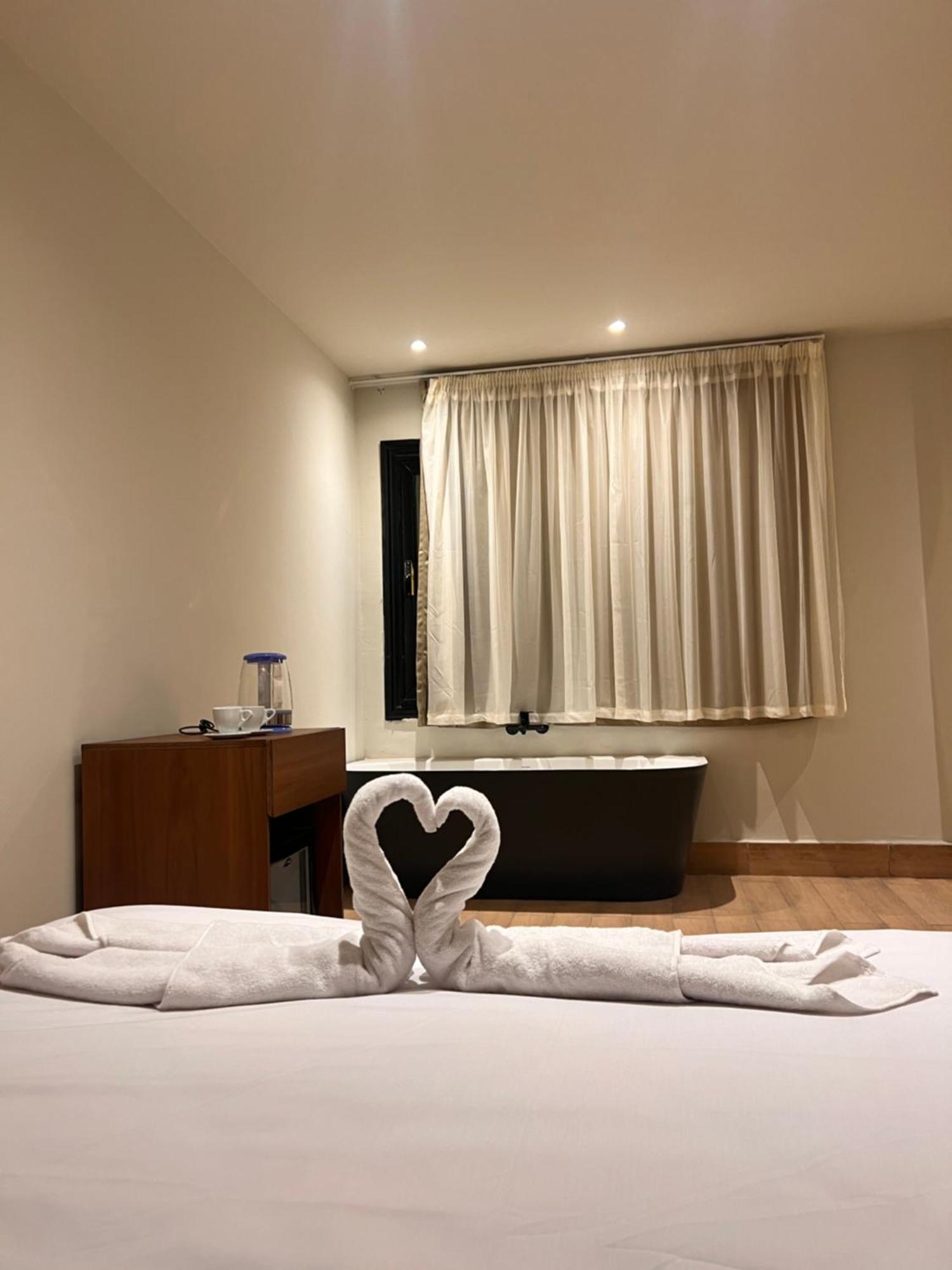 Hotel Kings Gate View Kafrat al Jabal