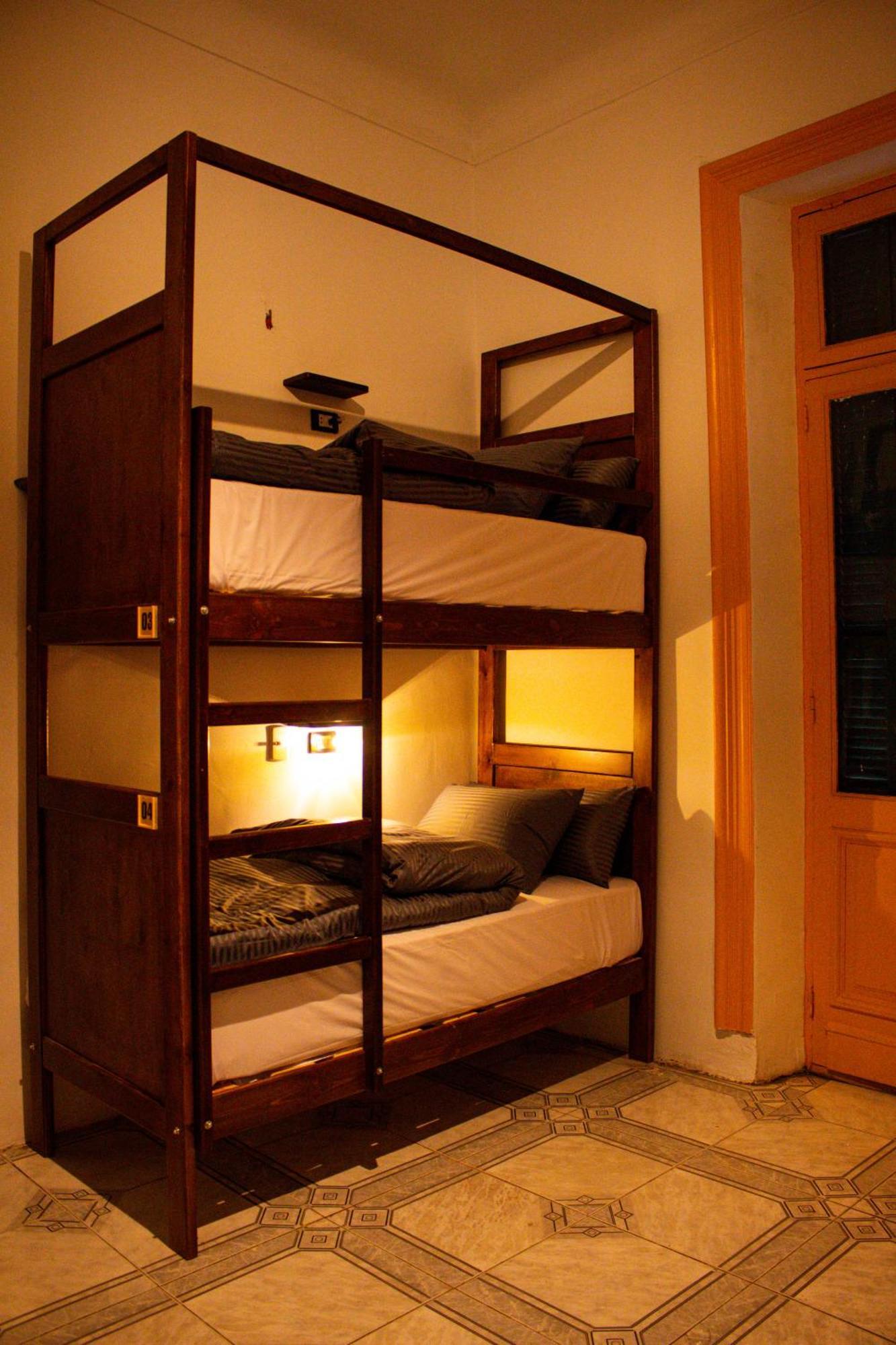 Ithaka Raml Hostel