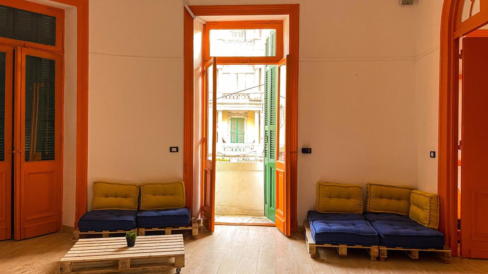 Ithaka Raml Hostel *