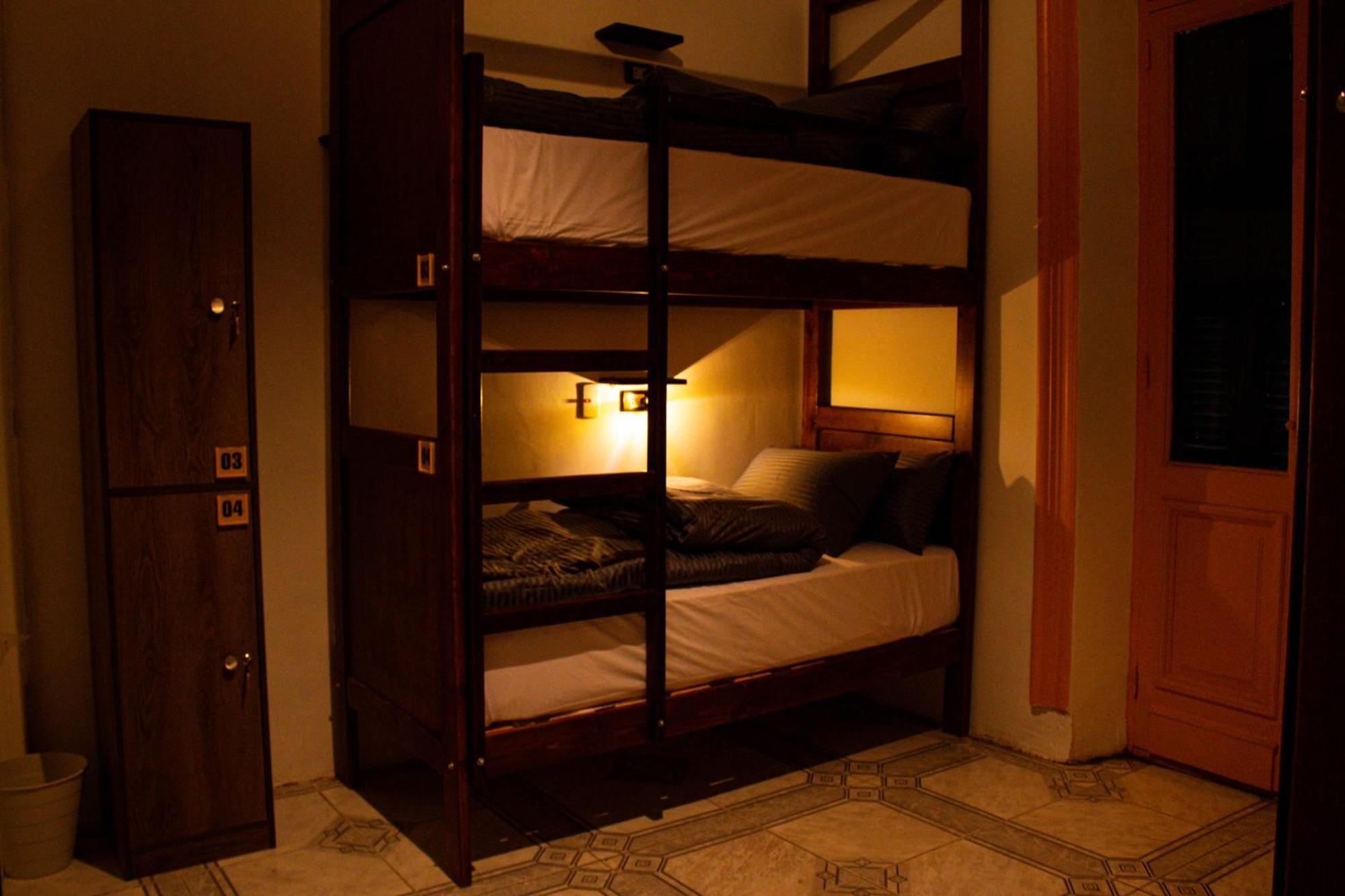 Ithaka Raml Hostel *