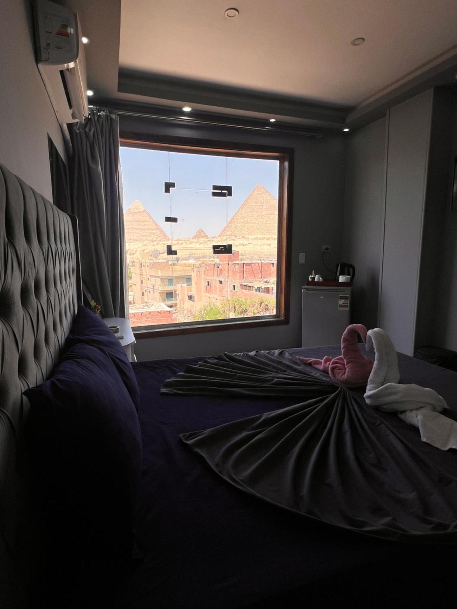 Hotel Pyramids
