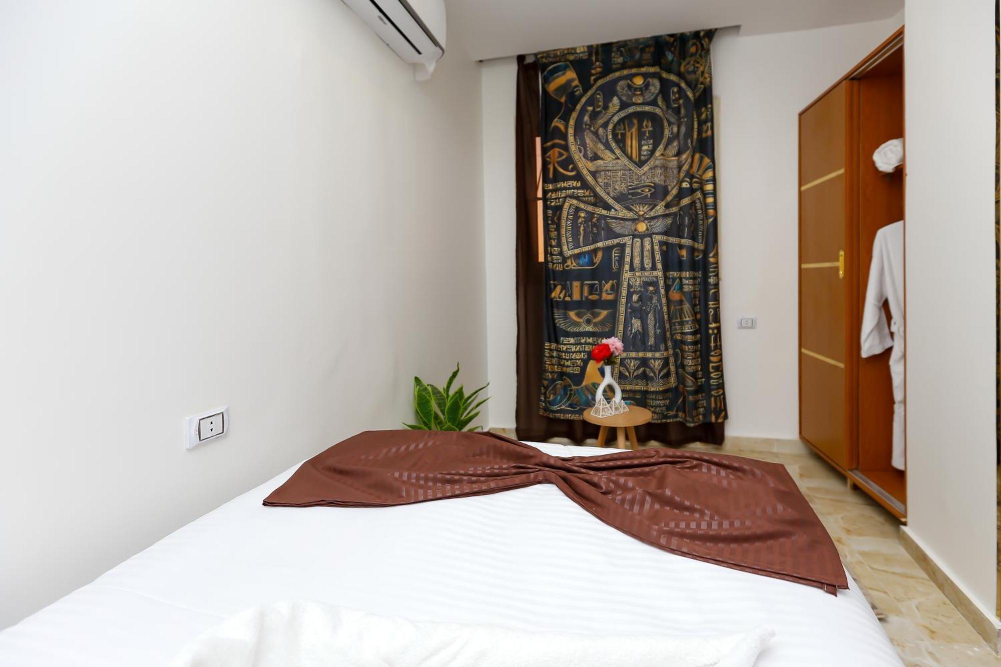 Paradise Pyramids View Apartment Cairo