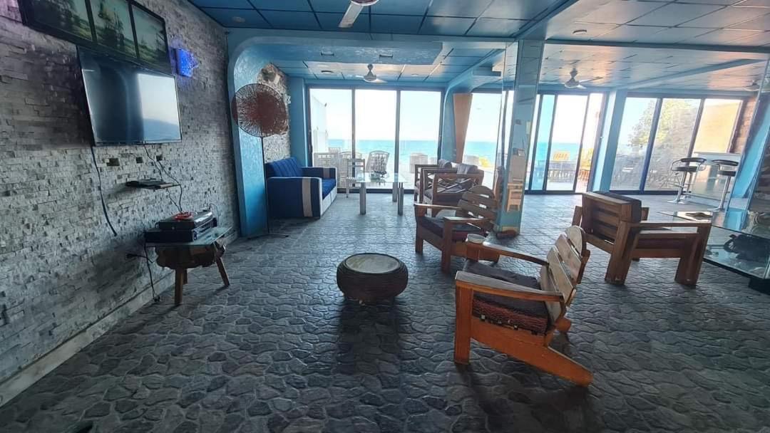 Luxurious Beachfront With Private Pool & Jacuzzi In Villa *
