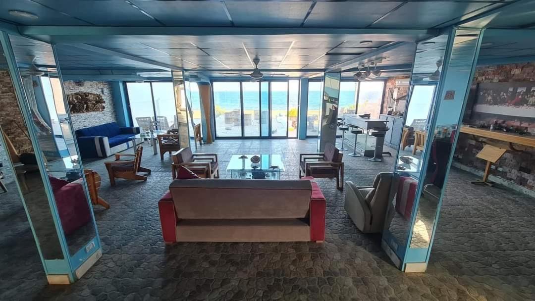Luxurious Beachfront With Private Pool & Jacuzzi In Dahab