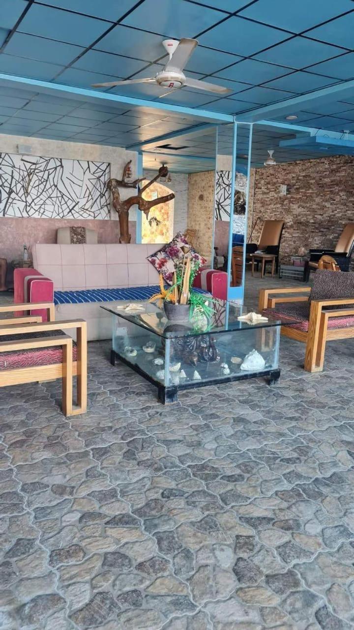 Luxurious Beachfront With Private Pool & Jacuzzi In Dahab