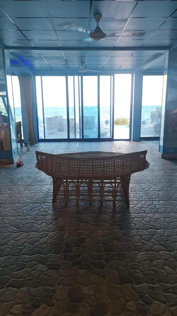 Luxurious Beachfront With Private Pool & Jacuzzi In