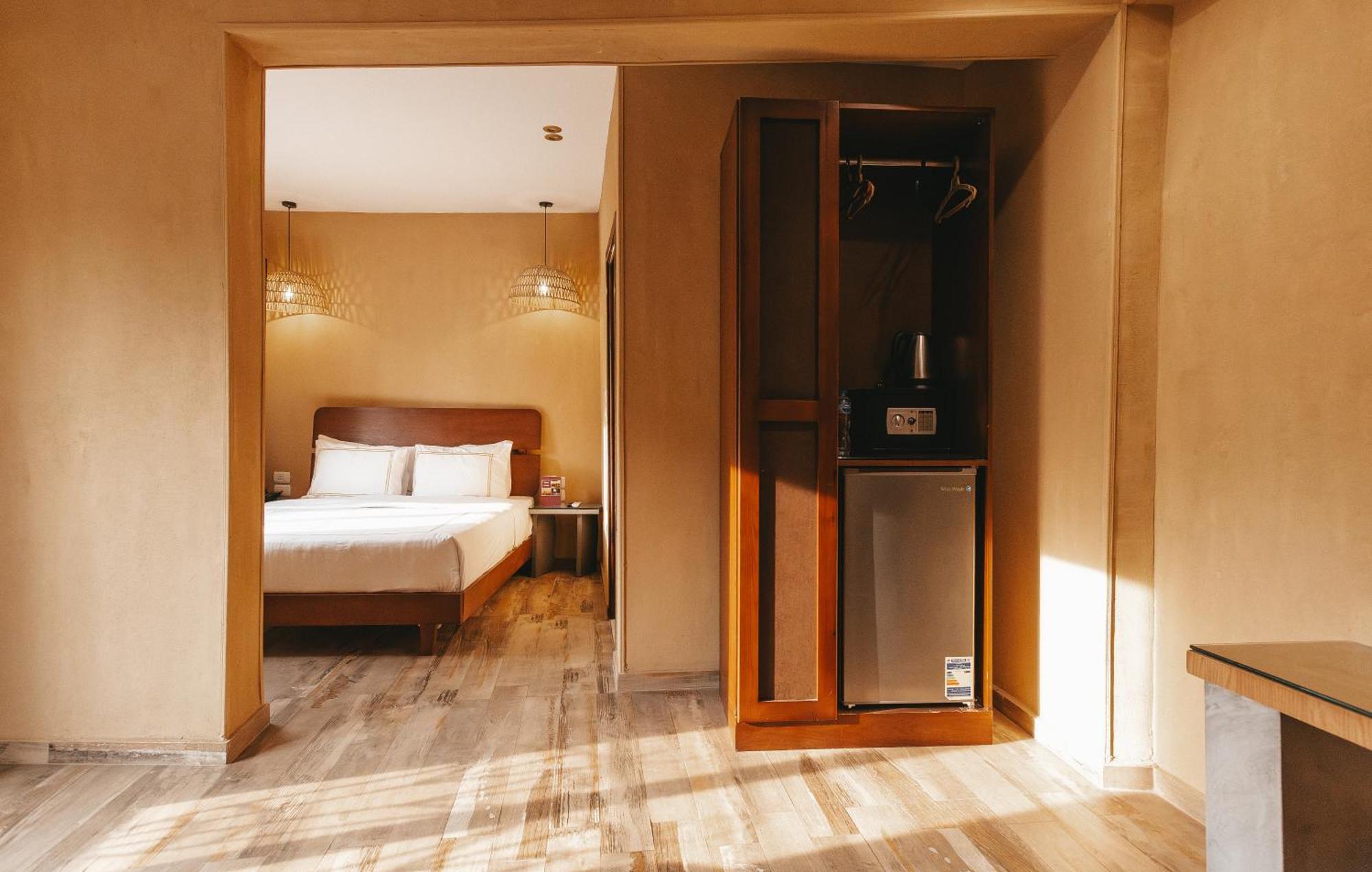 Almas Pyramids 4*