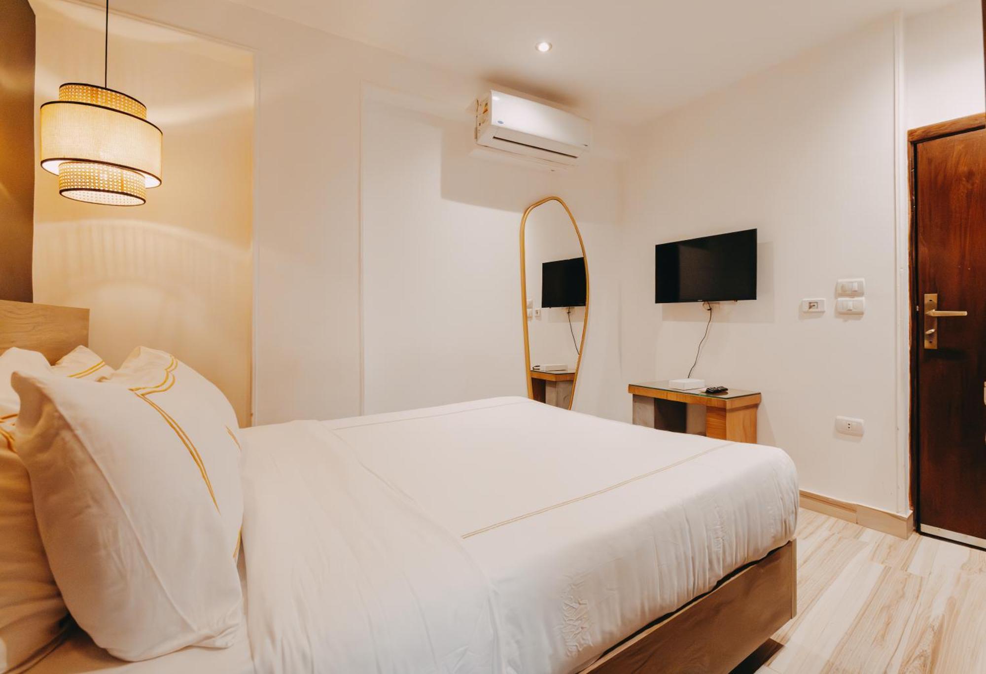 Almas Pyramids Otel 4*