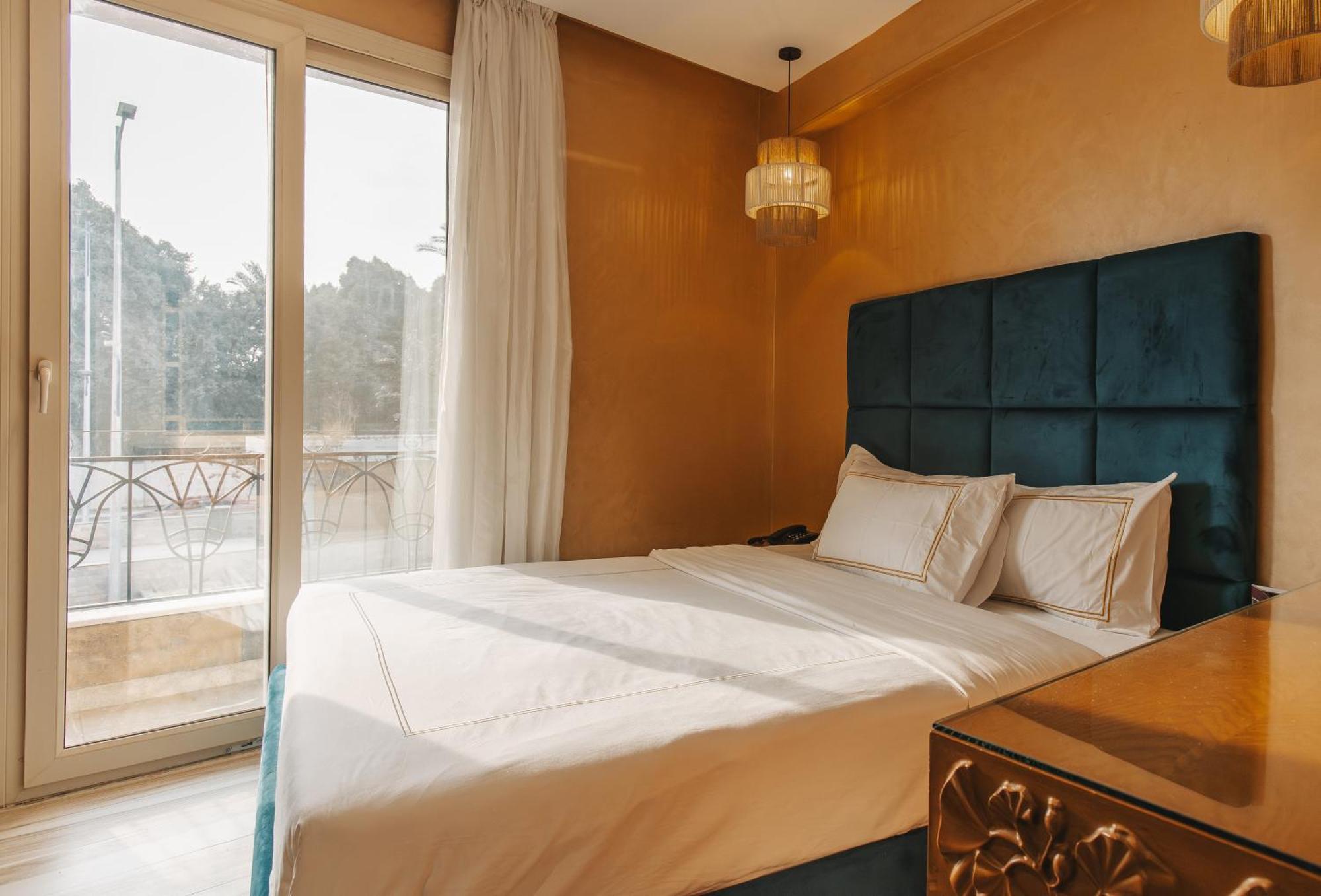 Almas Pyramids Otel