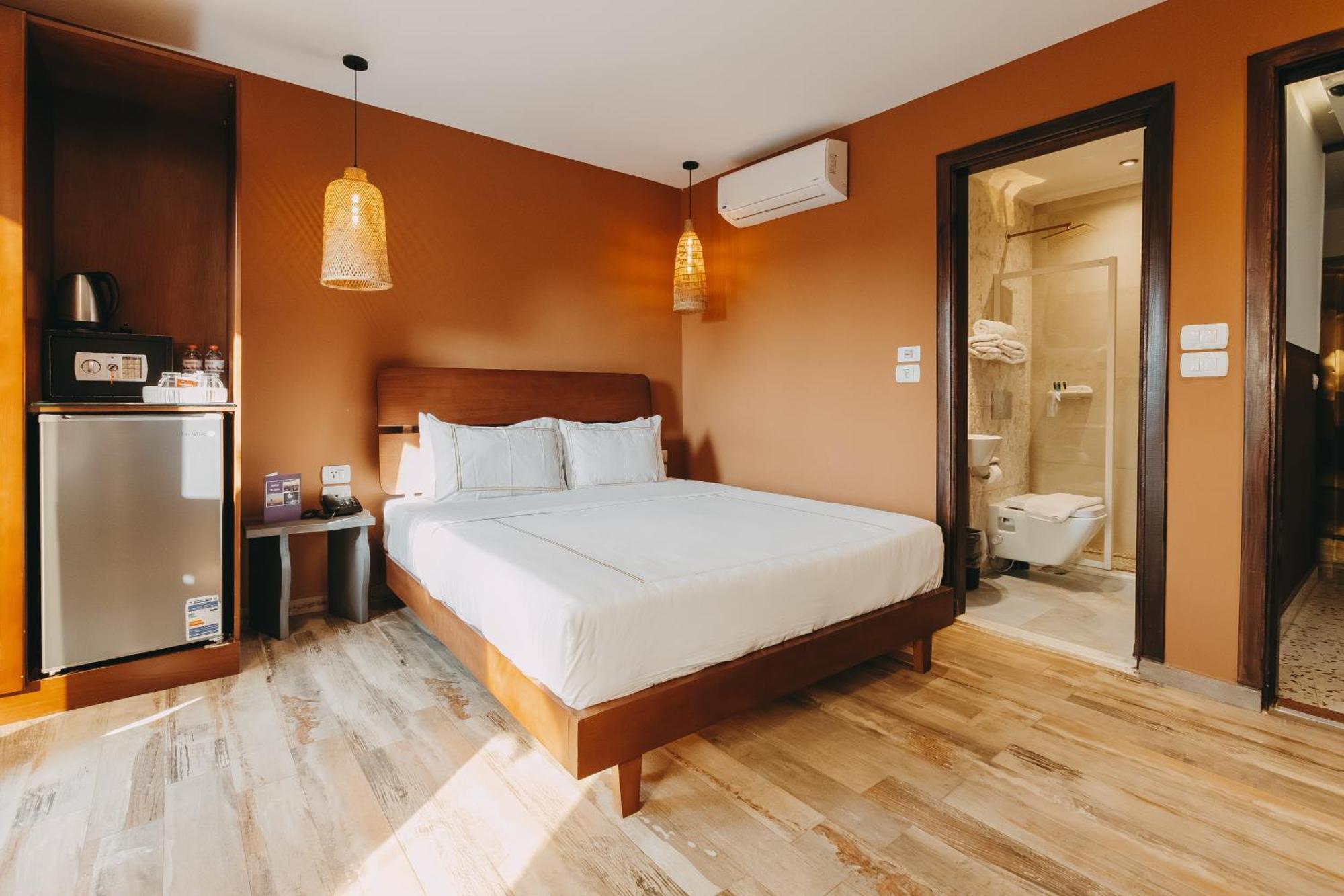 Almas Pyramids 4*