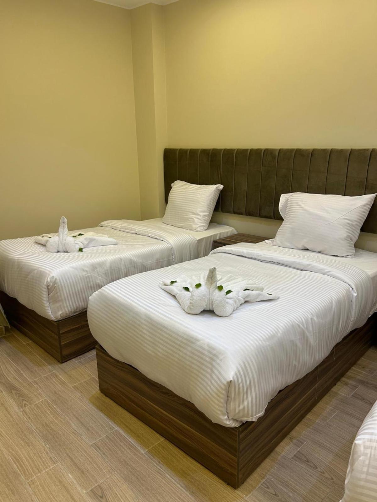 Night Pyramids 3* Kafrat al Jabal
