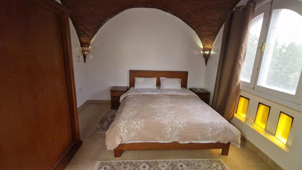 House Mountain Villa *
