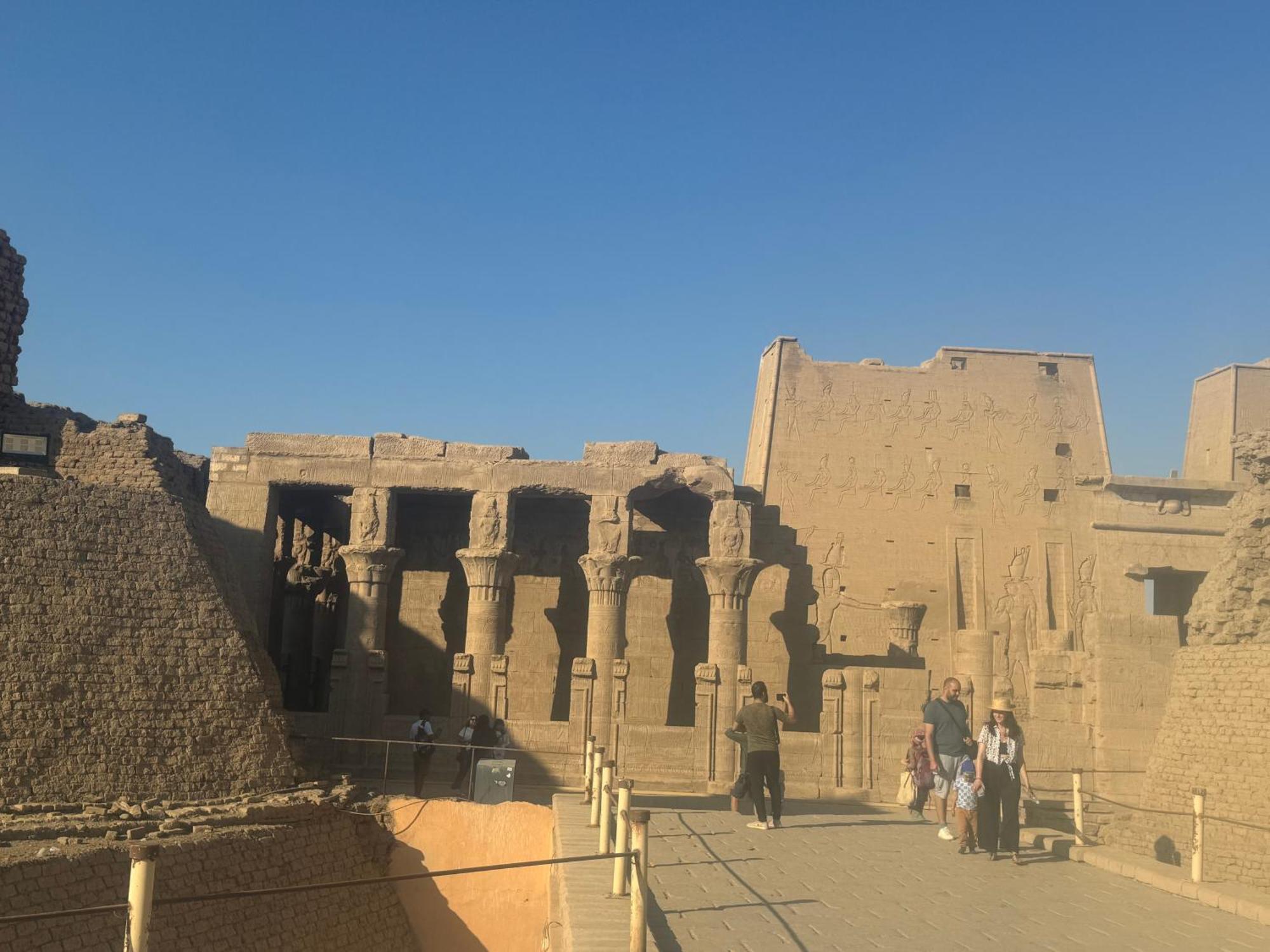 Historical Pyramids Hills Otel