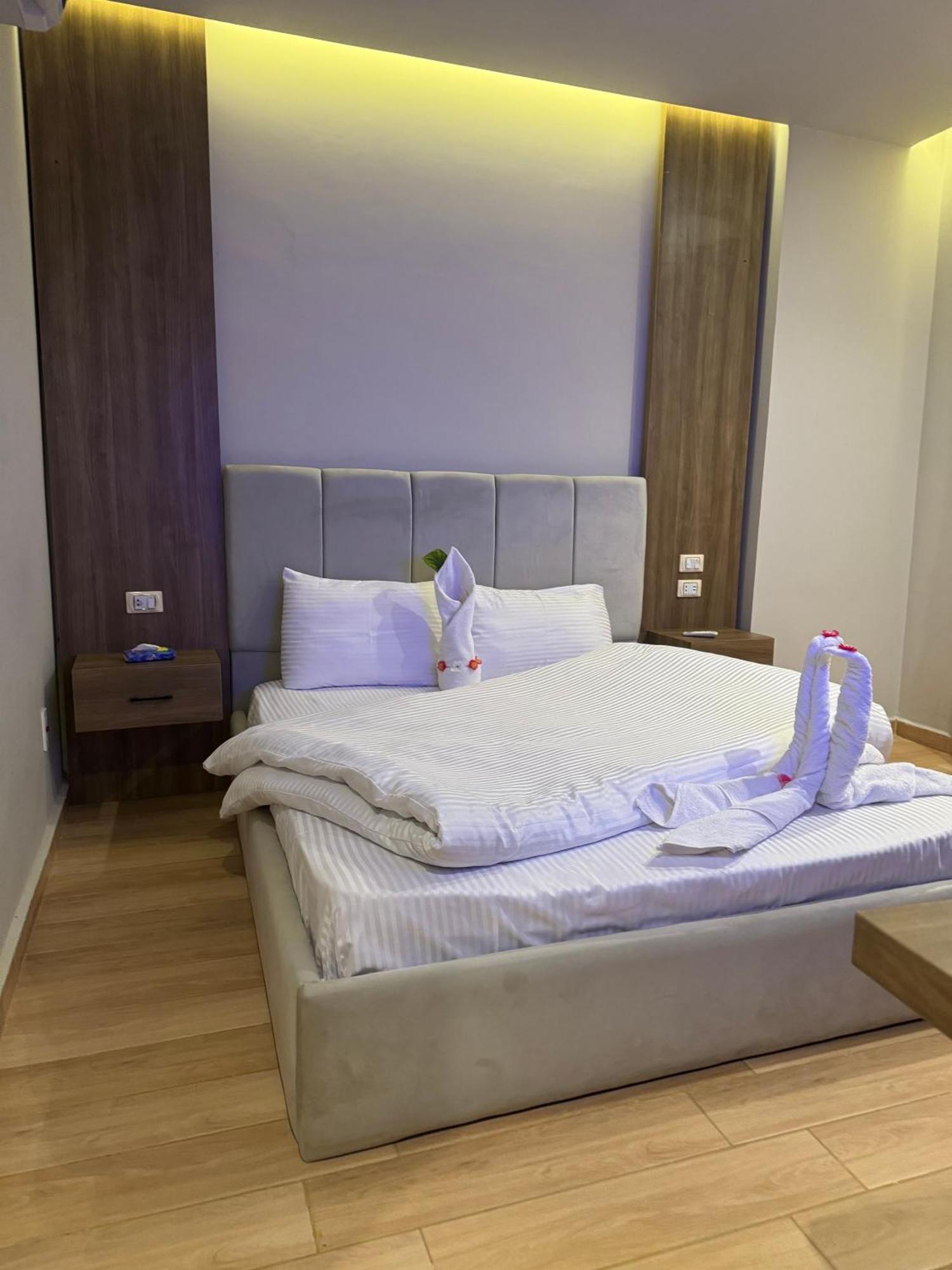 Historical Pyramids Hills Otel 3*