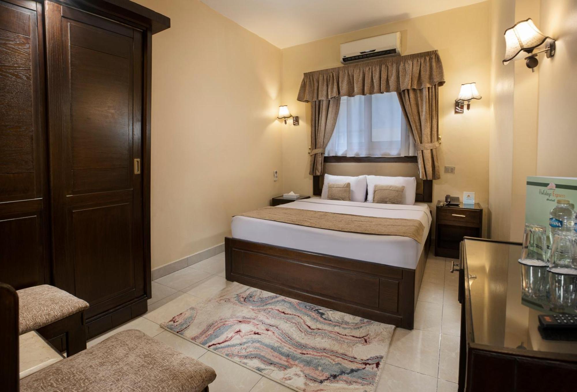 Hotel Holidays Express