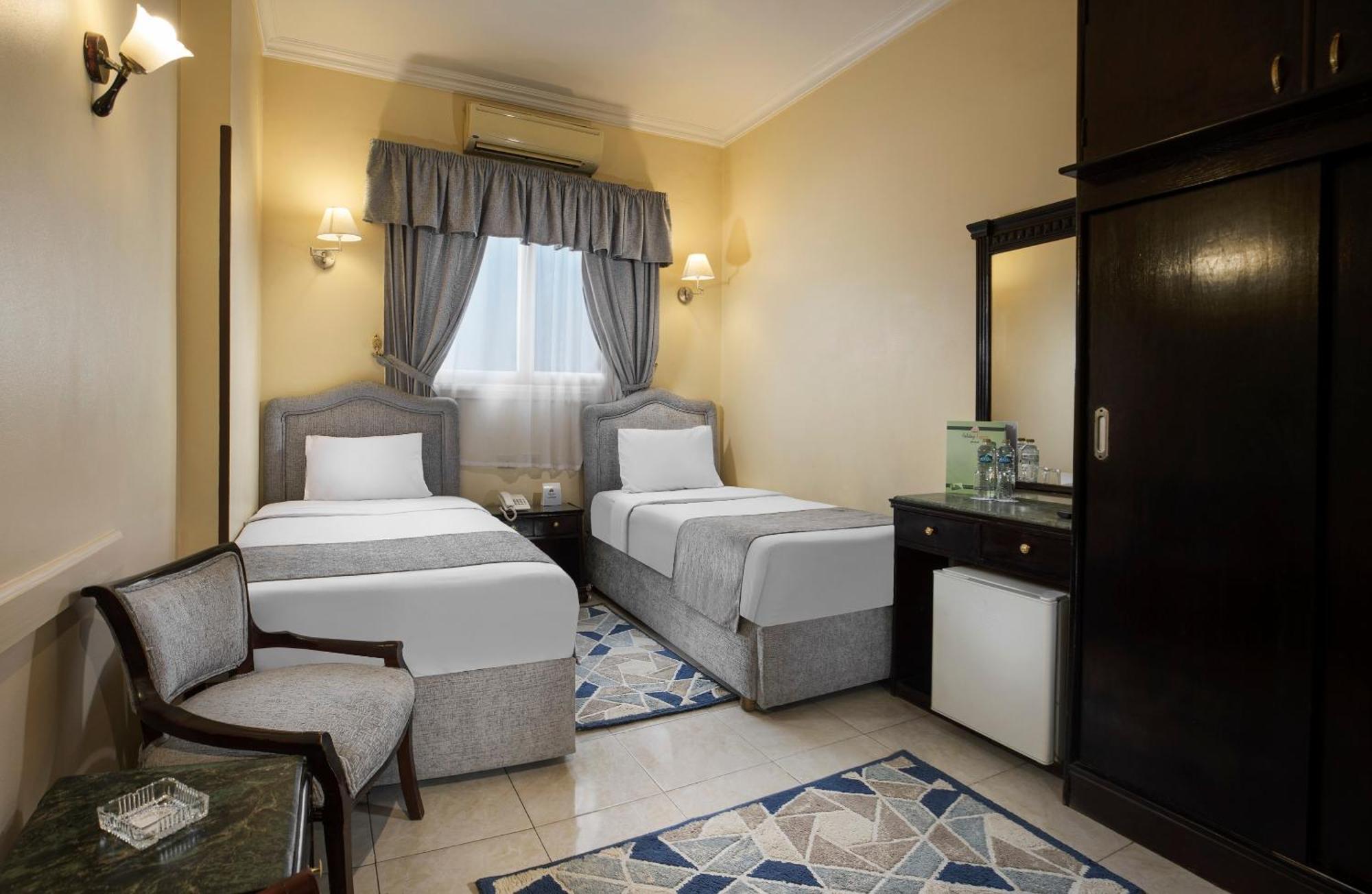 Holidays Express Hotel 3*