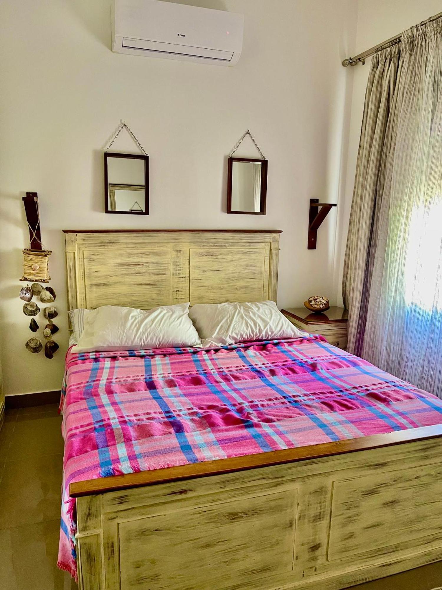 La Direct On Lagoons By Of Bedz *
