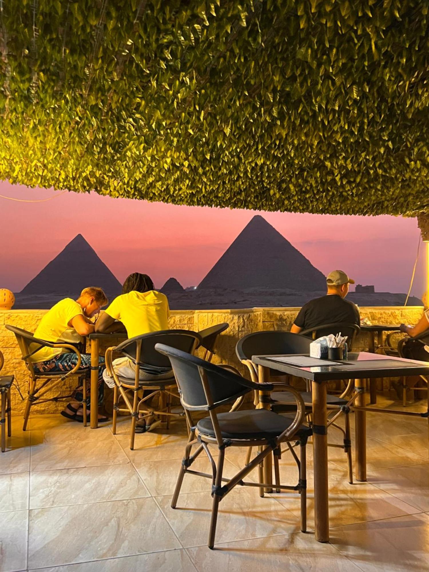 The Pyramids Hills Hotel