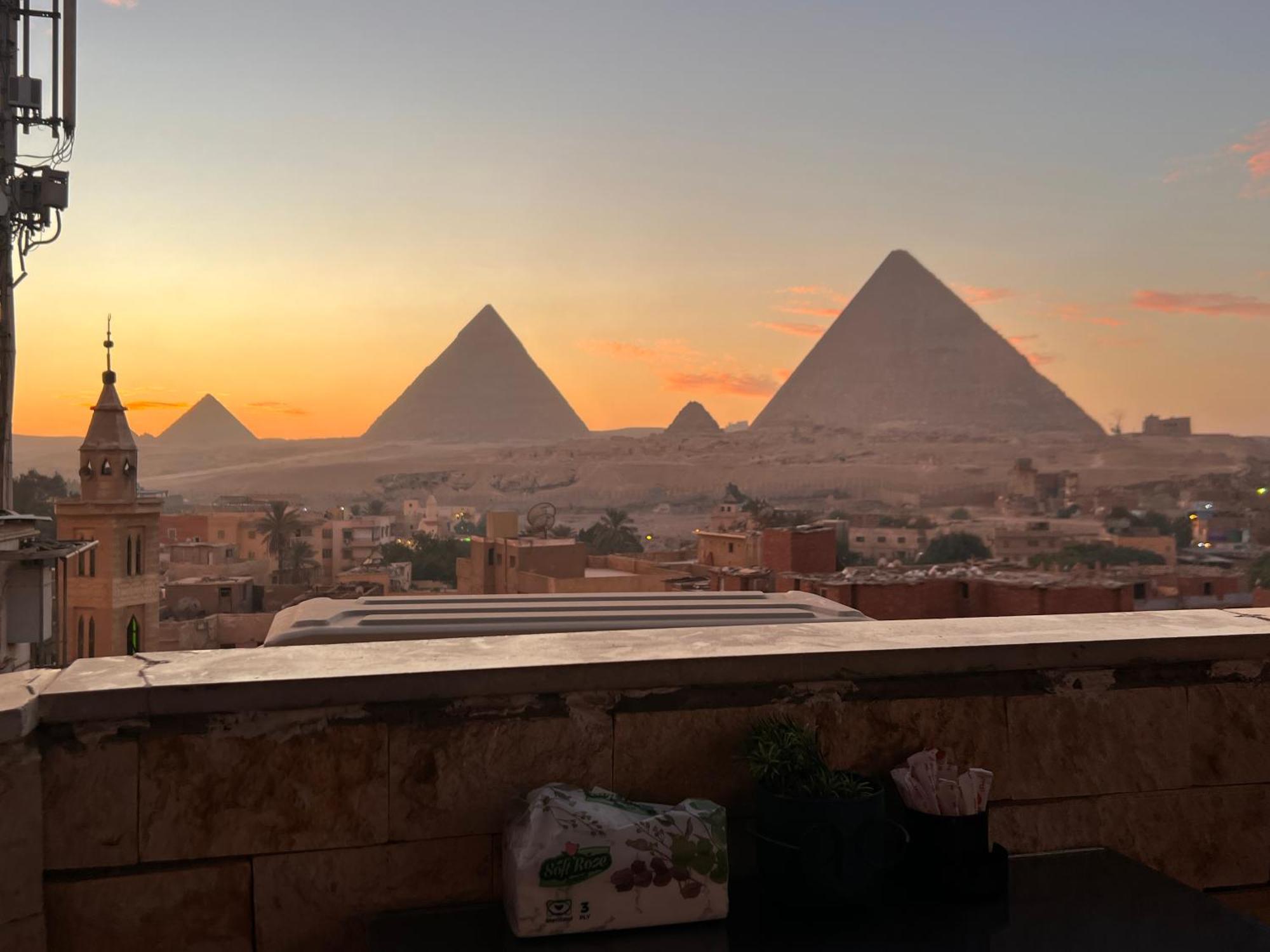 Hotel The Pyramids Hills
