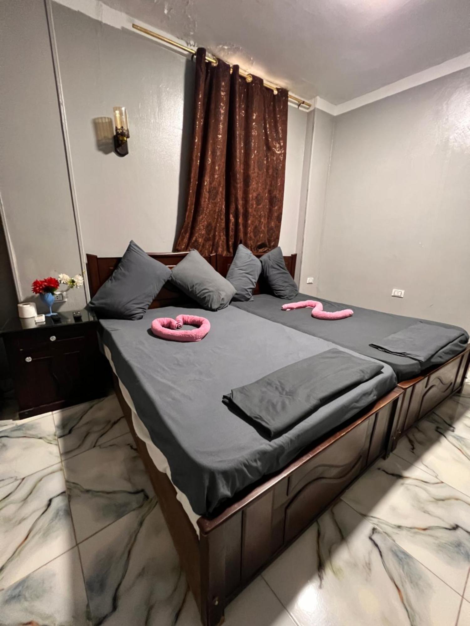 The Pyramids Hills Hotel