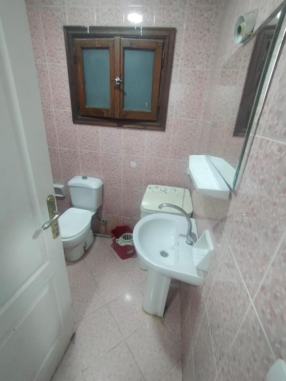 Delta 204-12 Apartment