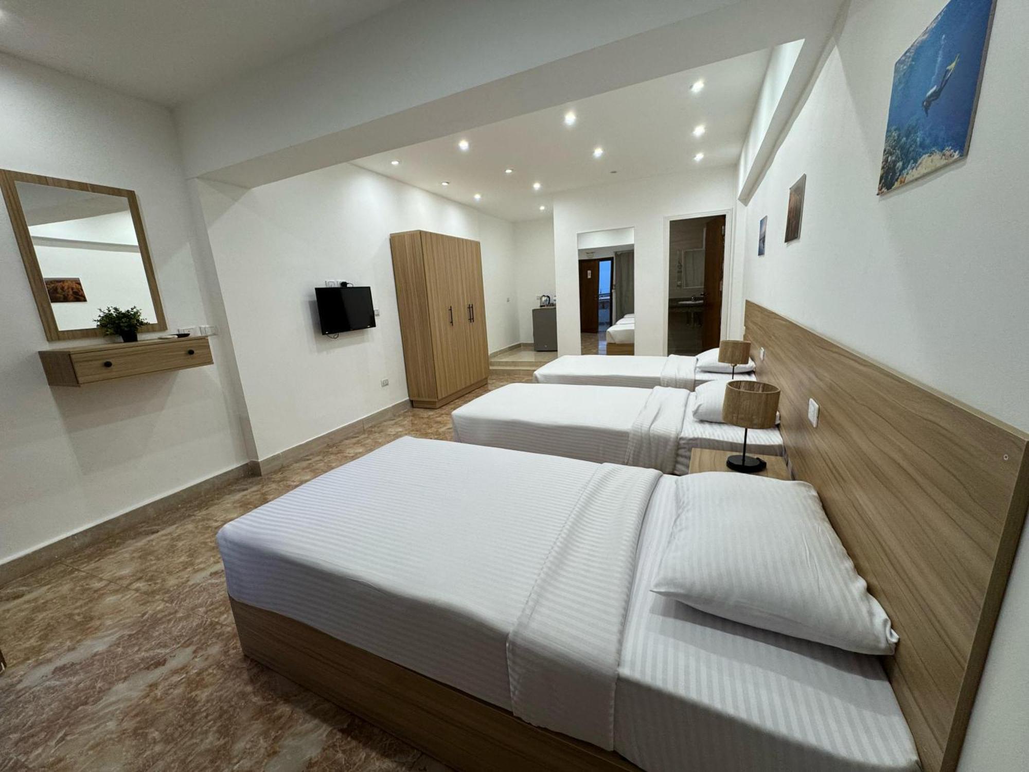 Motel Lilly Lounge And Pool For Adults Only