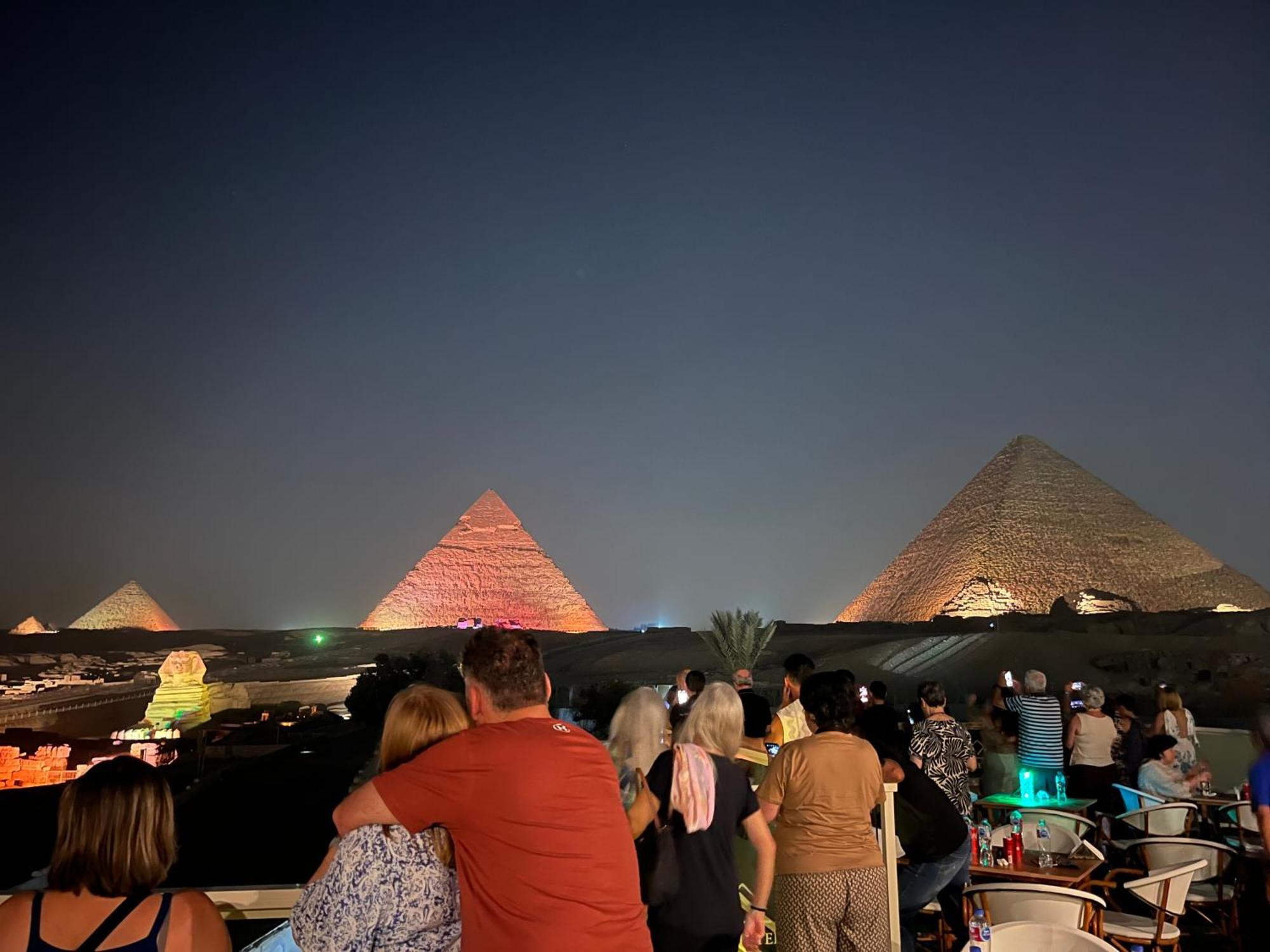 The Gate Front Pyramids & Sphinx View * Kafrat al Jabal
