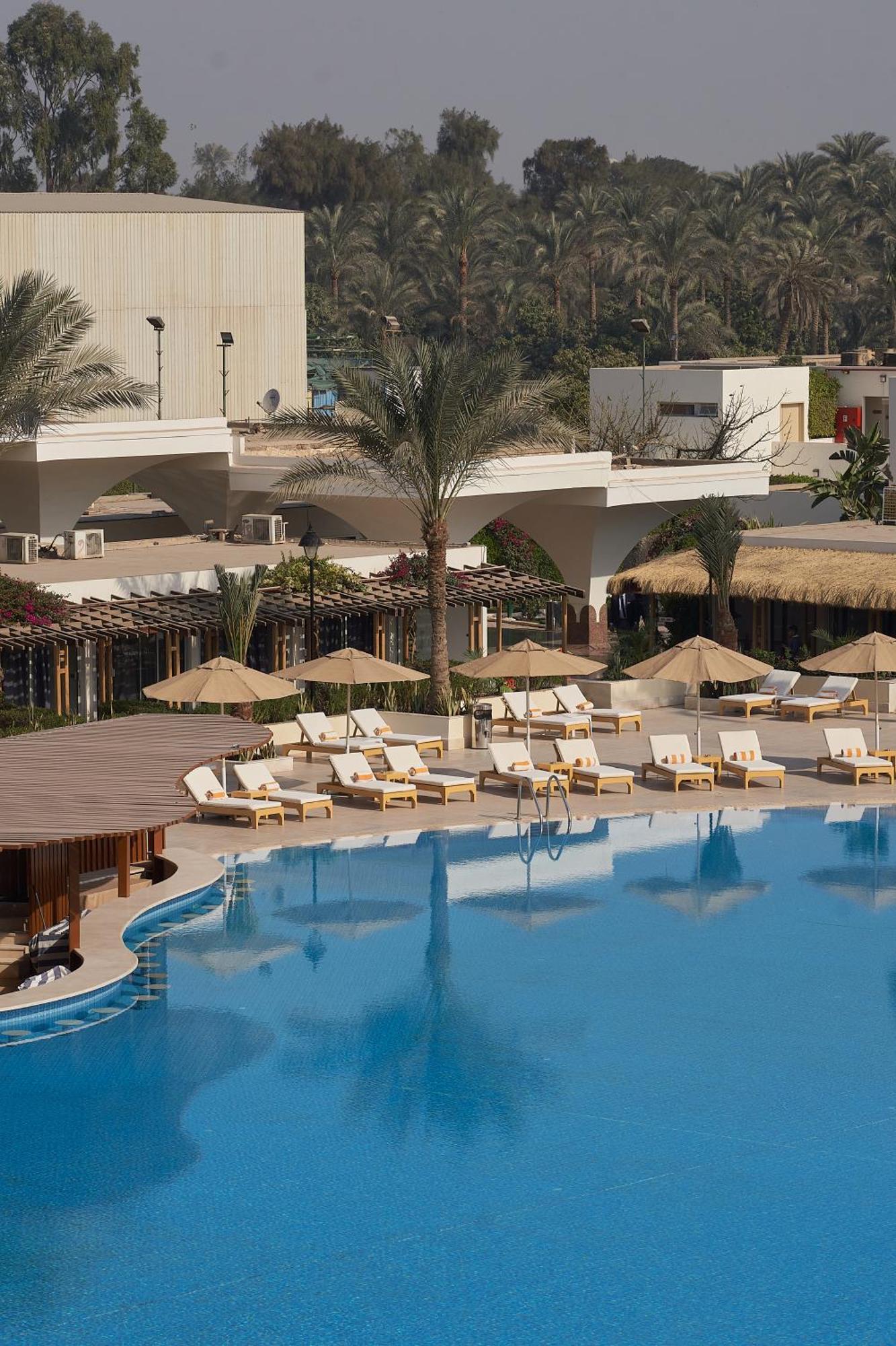 Pyramids Park Cairo 4* Kafr Ghatati