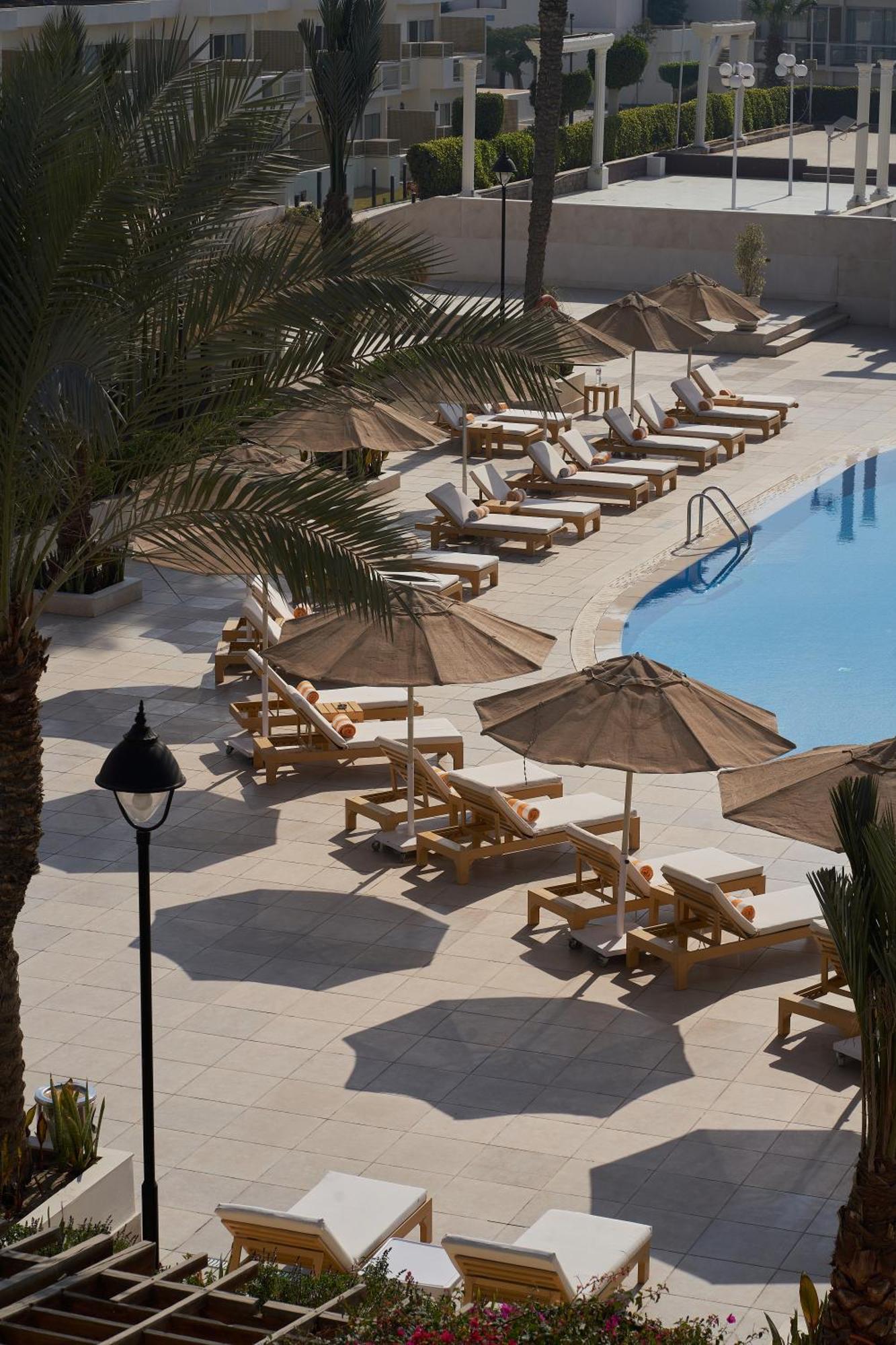 Pyramids Park Cairo Hotel 4*