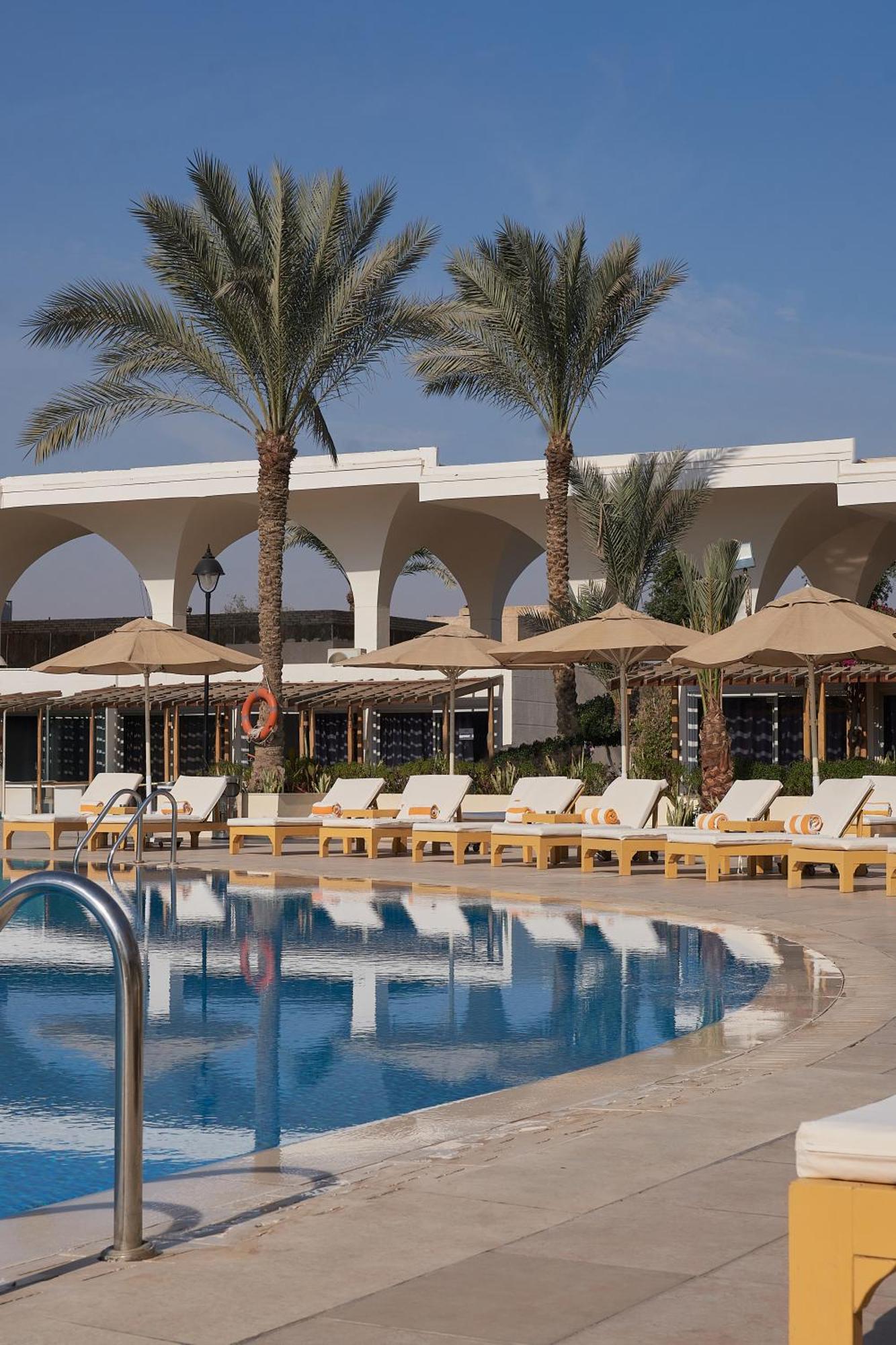 Pyramids Park Cairo Hotel 4*