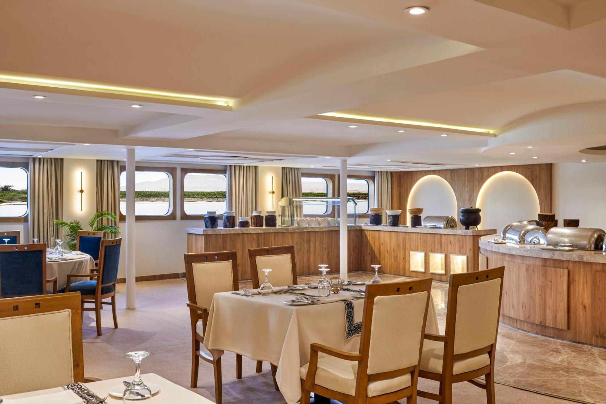 Moevenpick Royal Lotus Nile Cruise, Every Monday Four Nights From Luxor, Every Friday Three Nights From Aswan - Including Excursions & Sightseeing Otel 5*
