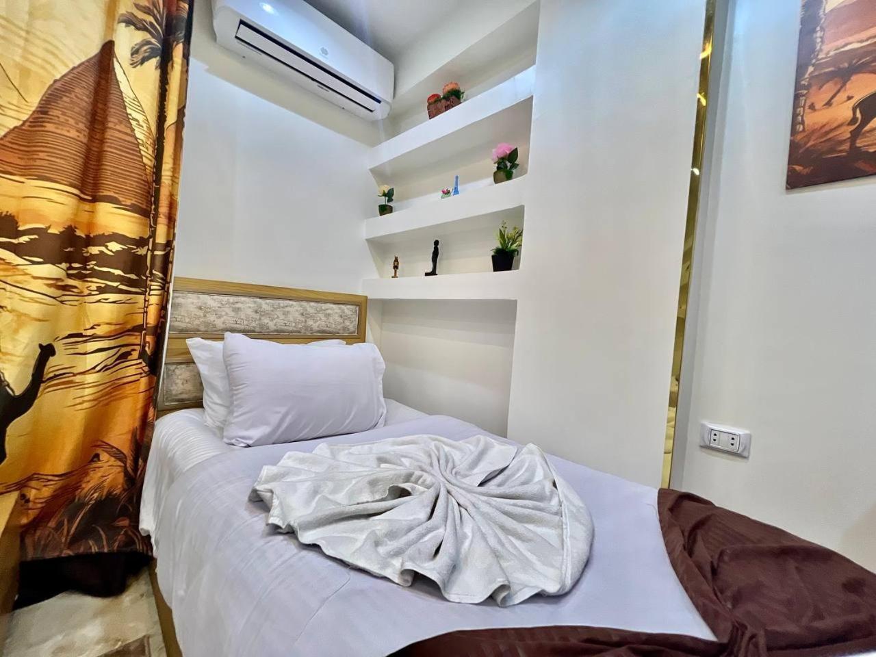 Paradise Pyramids View Apartment