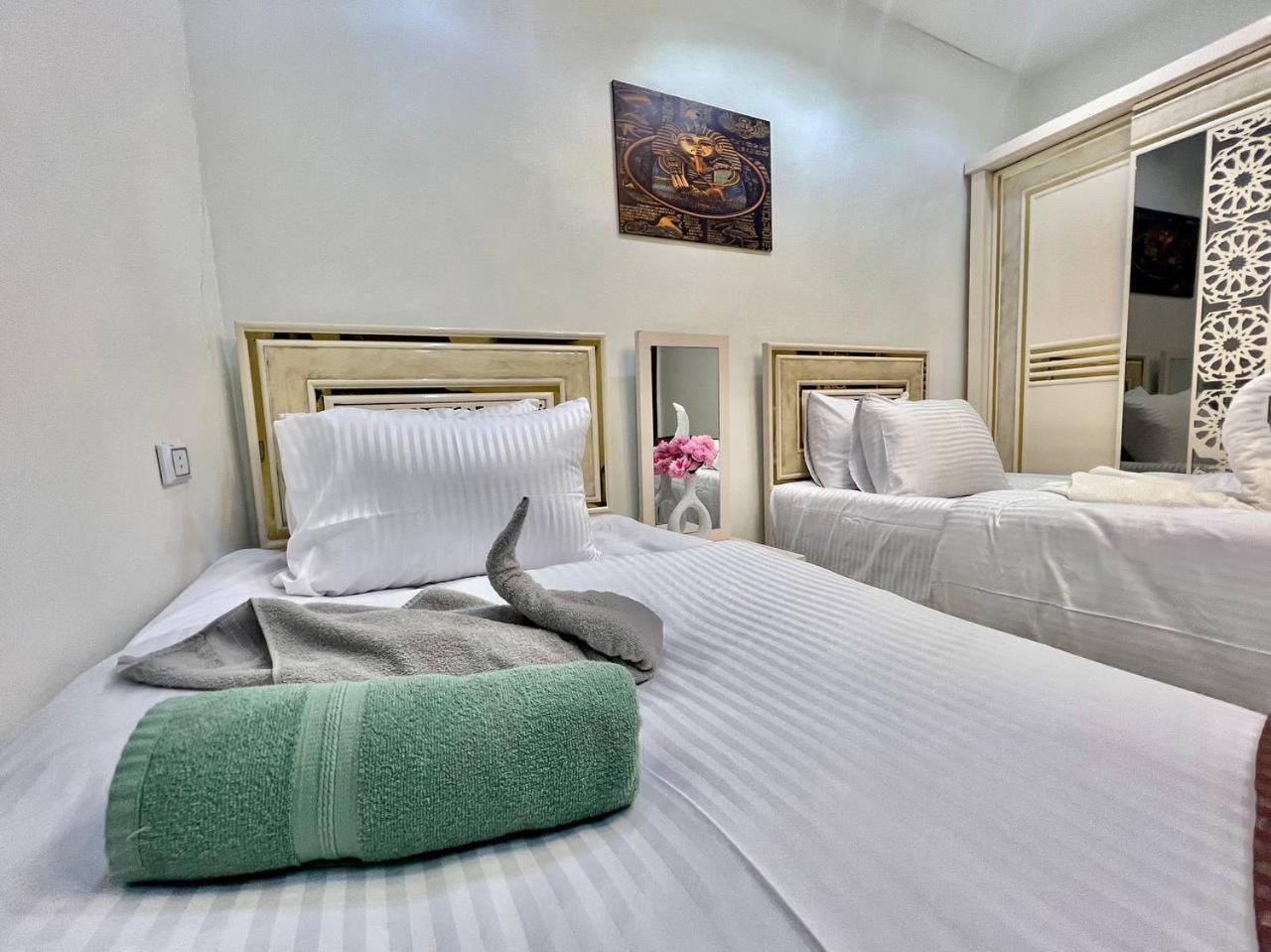 Paradise Pyramids View Apartment
