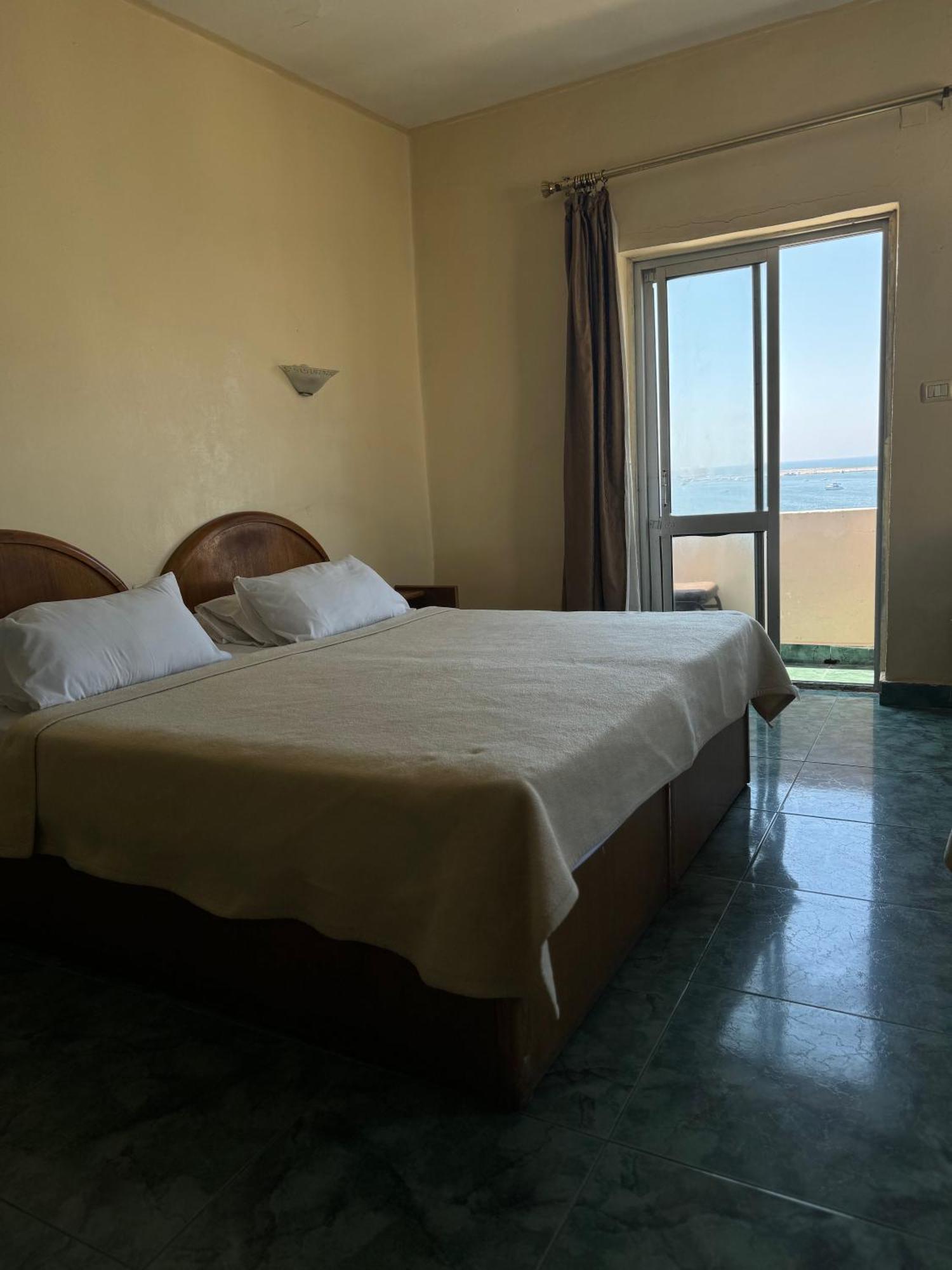 S 3* Alexandria