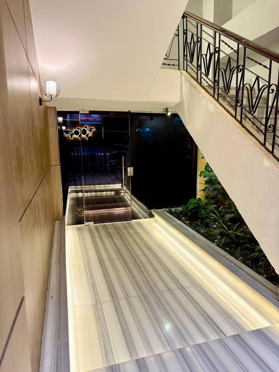 Hotel Aten Pyramids View