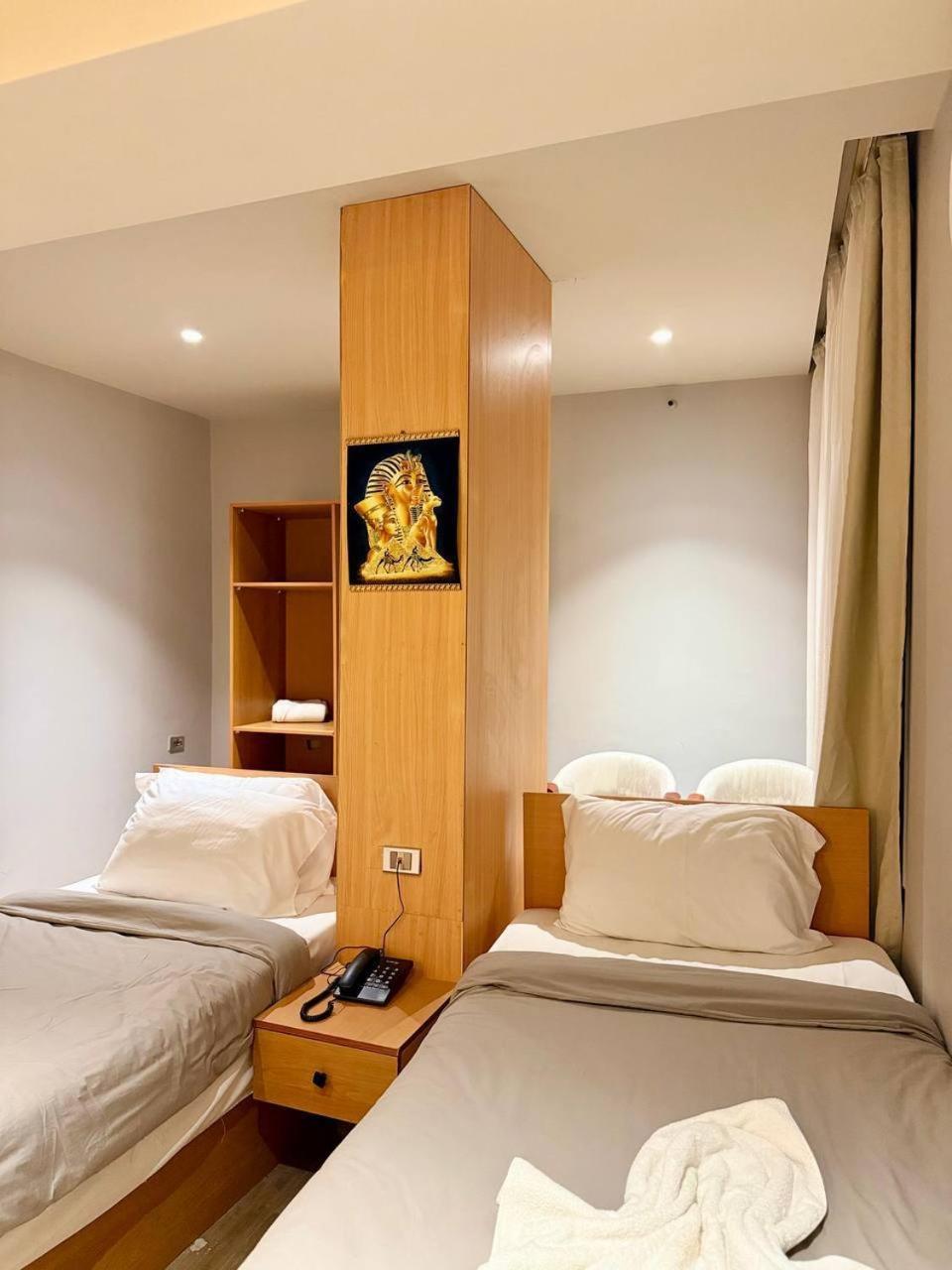 Aten Pyramids View Hotel 4*