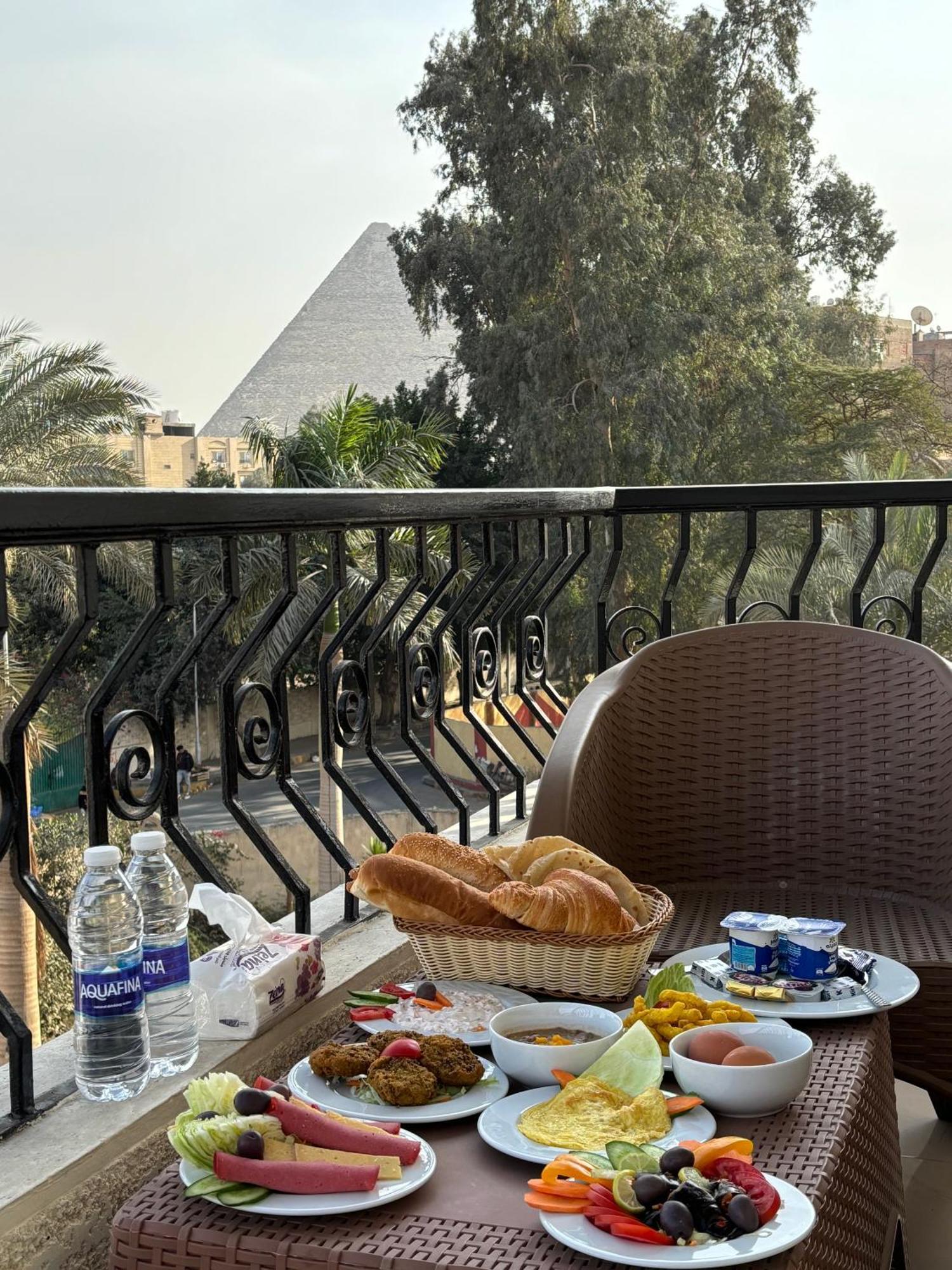 O Pyramids View