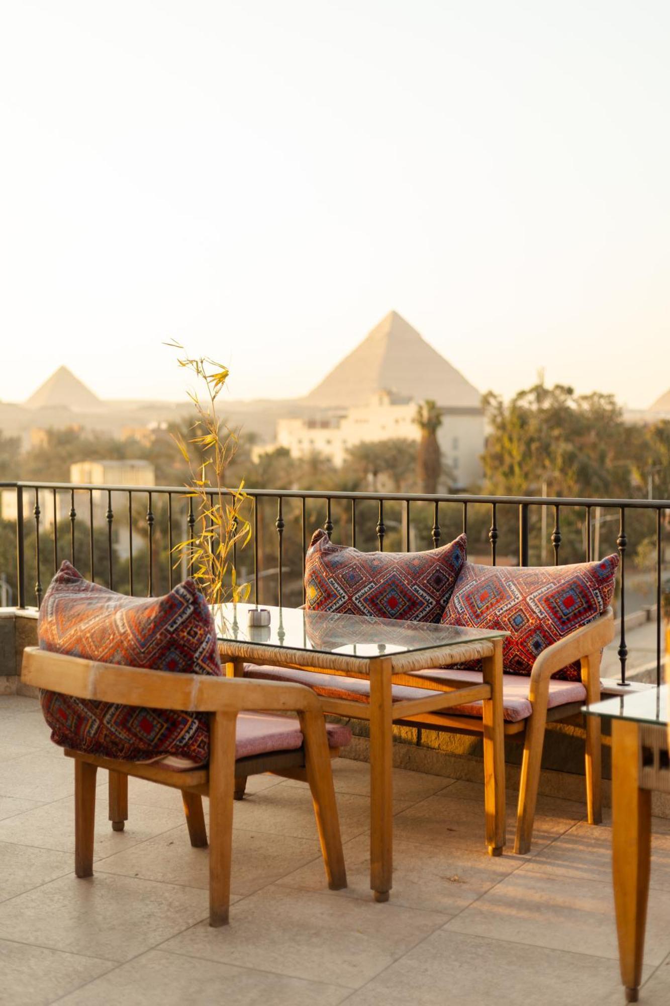 Almas Pyramids View