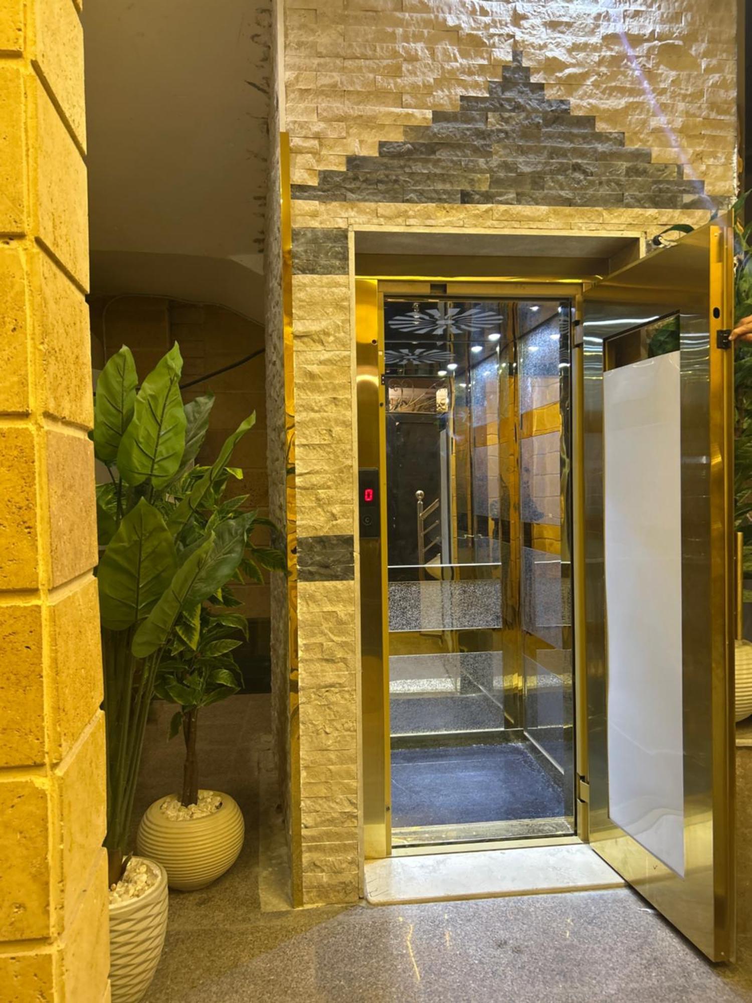 Paradise Pyramids View Apartment *