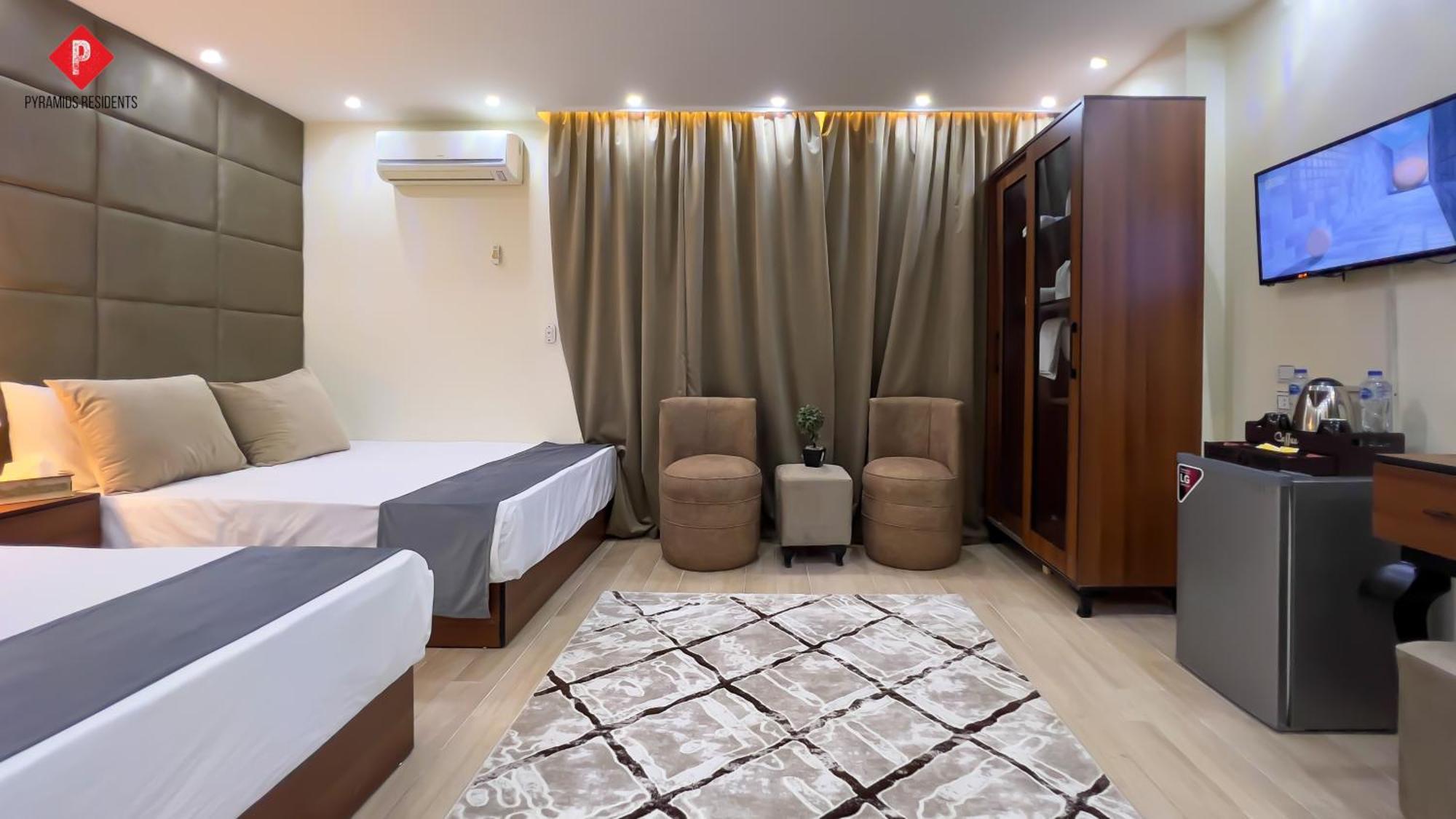 New Pyramids Residents Hostel *