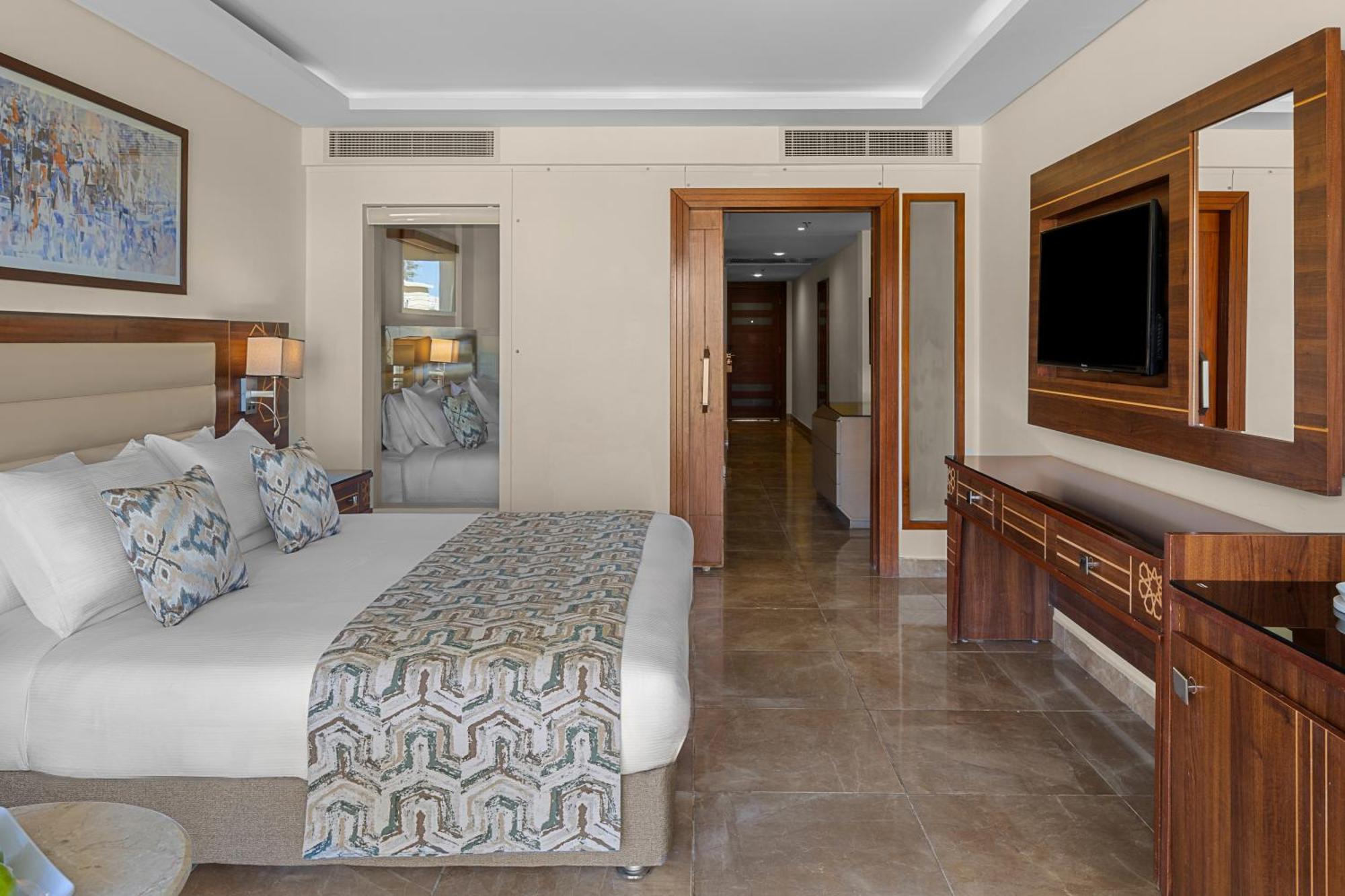 Beach Albatros Aqua Park -