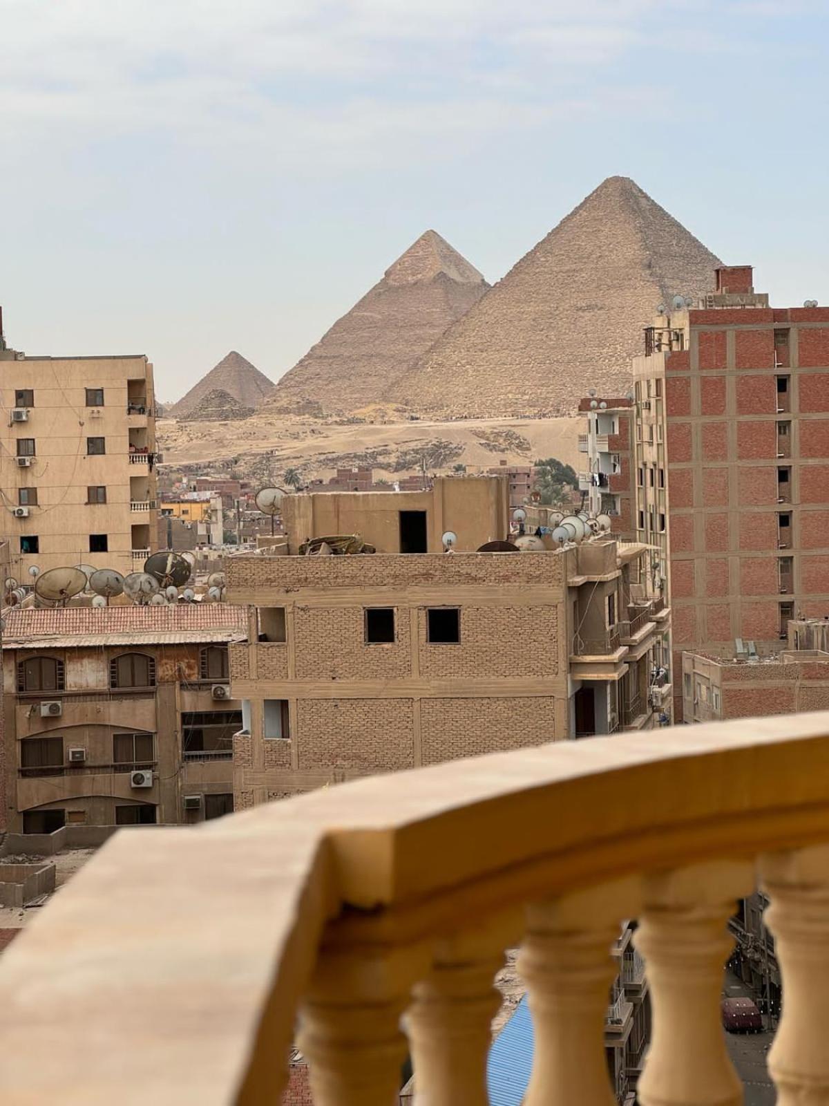 Adam Pyramid View Otel 2*