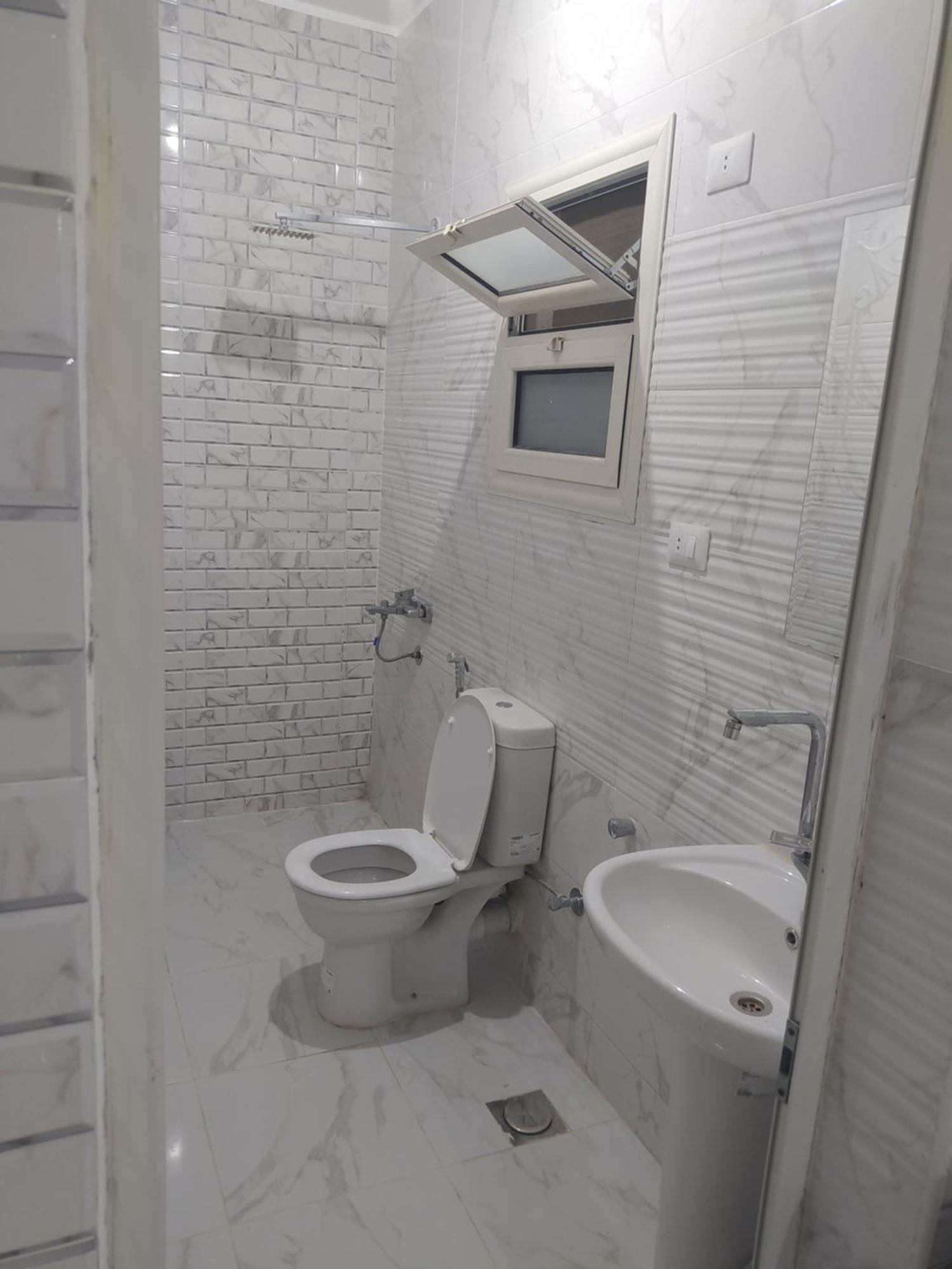 Family In 3 Bed Apartment