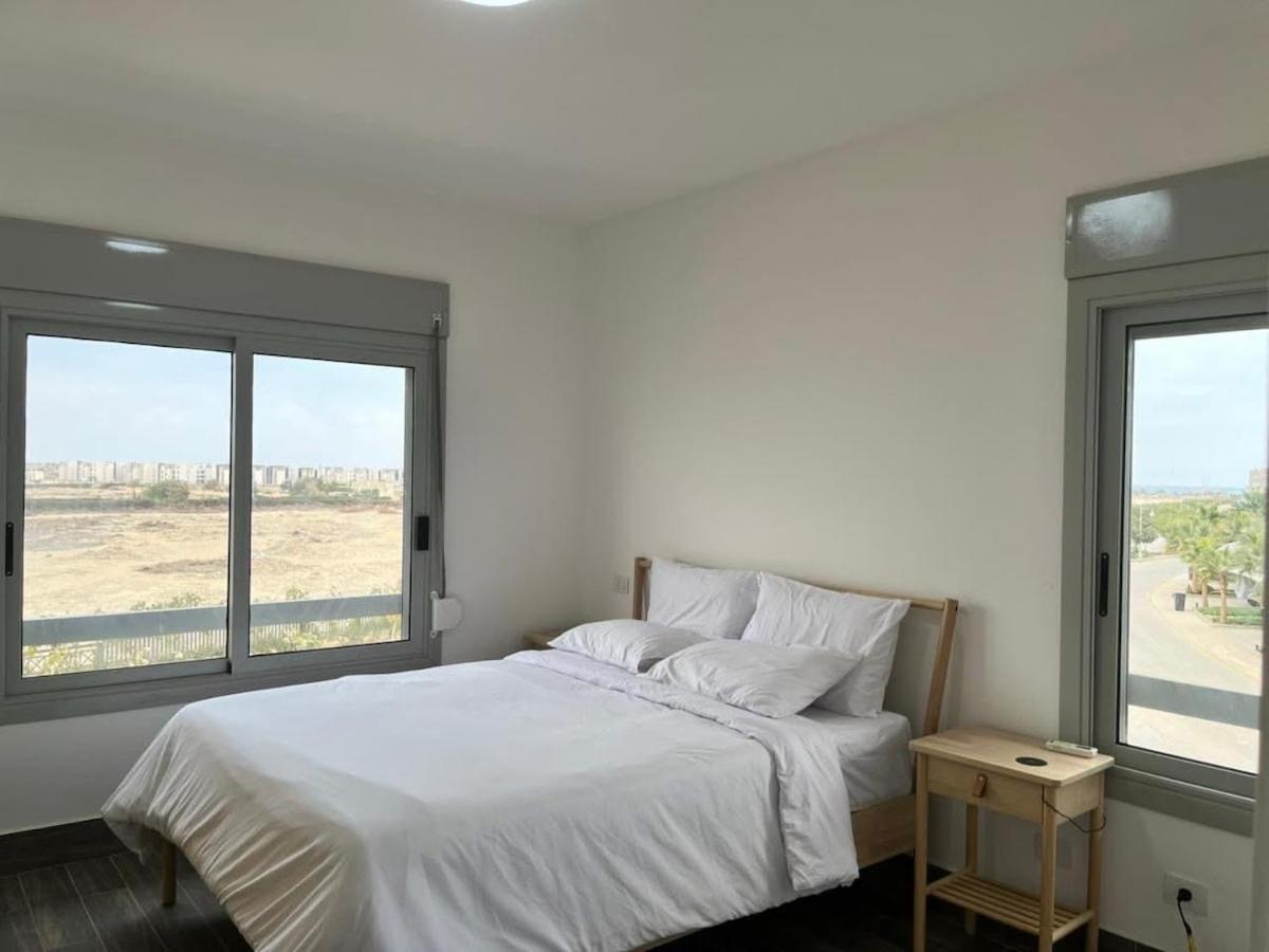 2-br Direct To The Pools Einbay *
