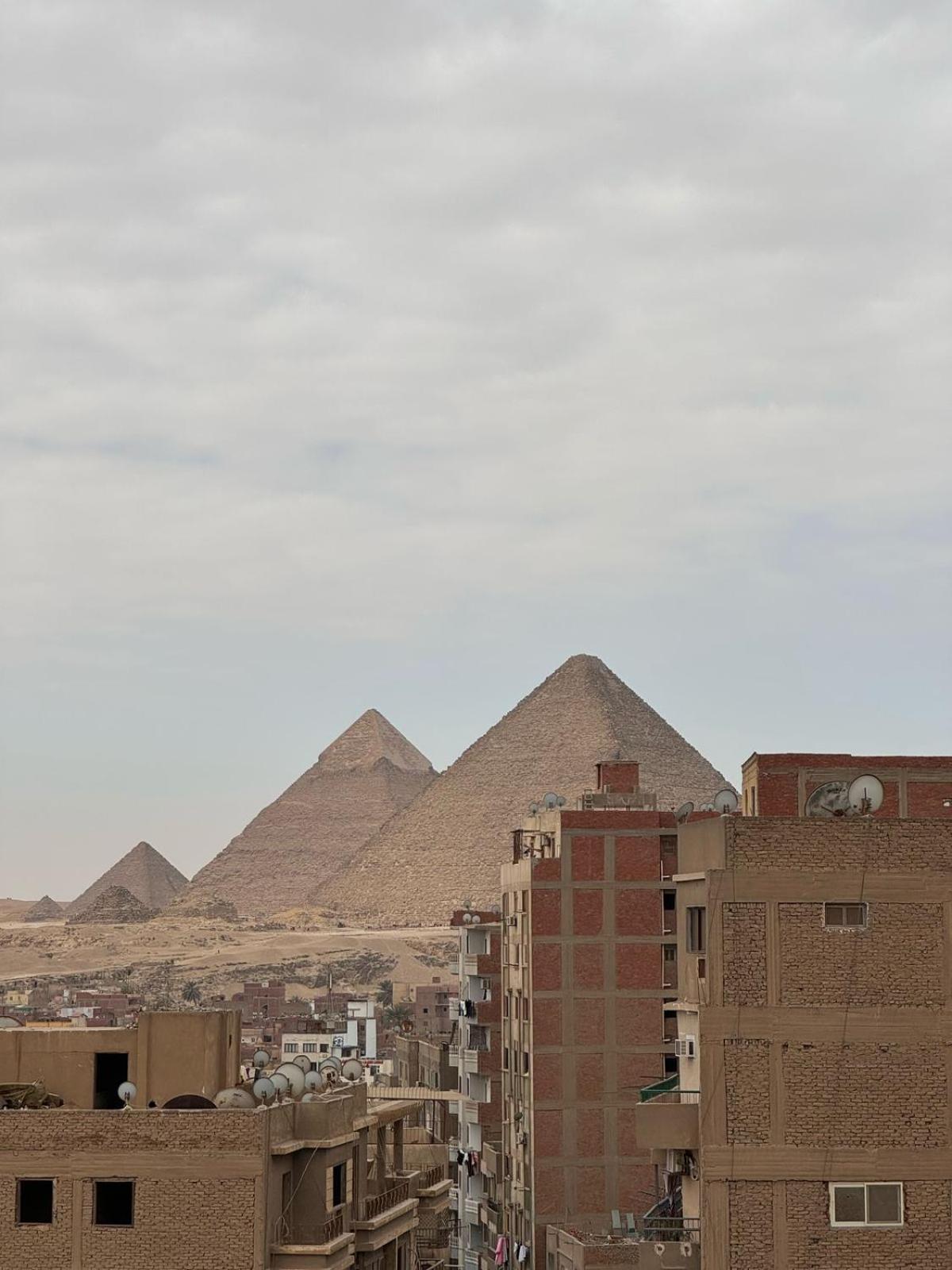 Adam Pyramid View 2*